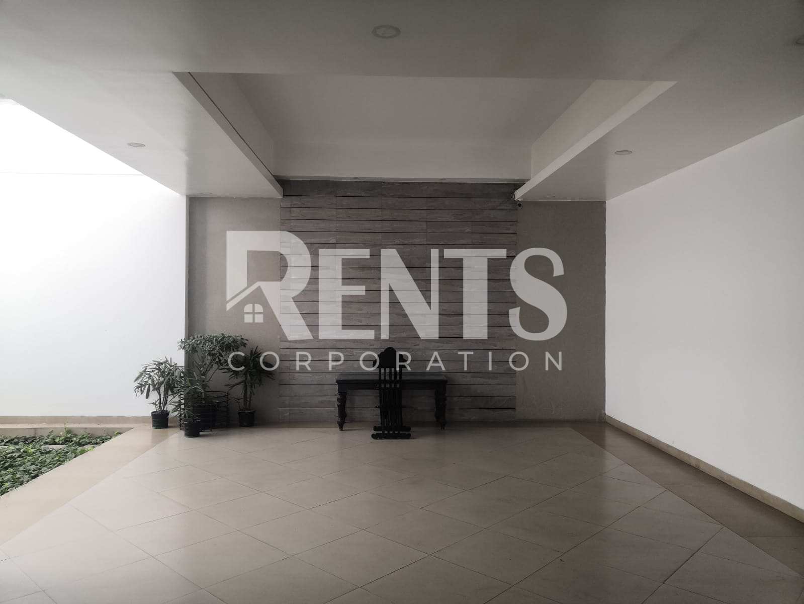 Villa on Hollywood Boulevard