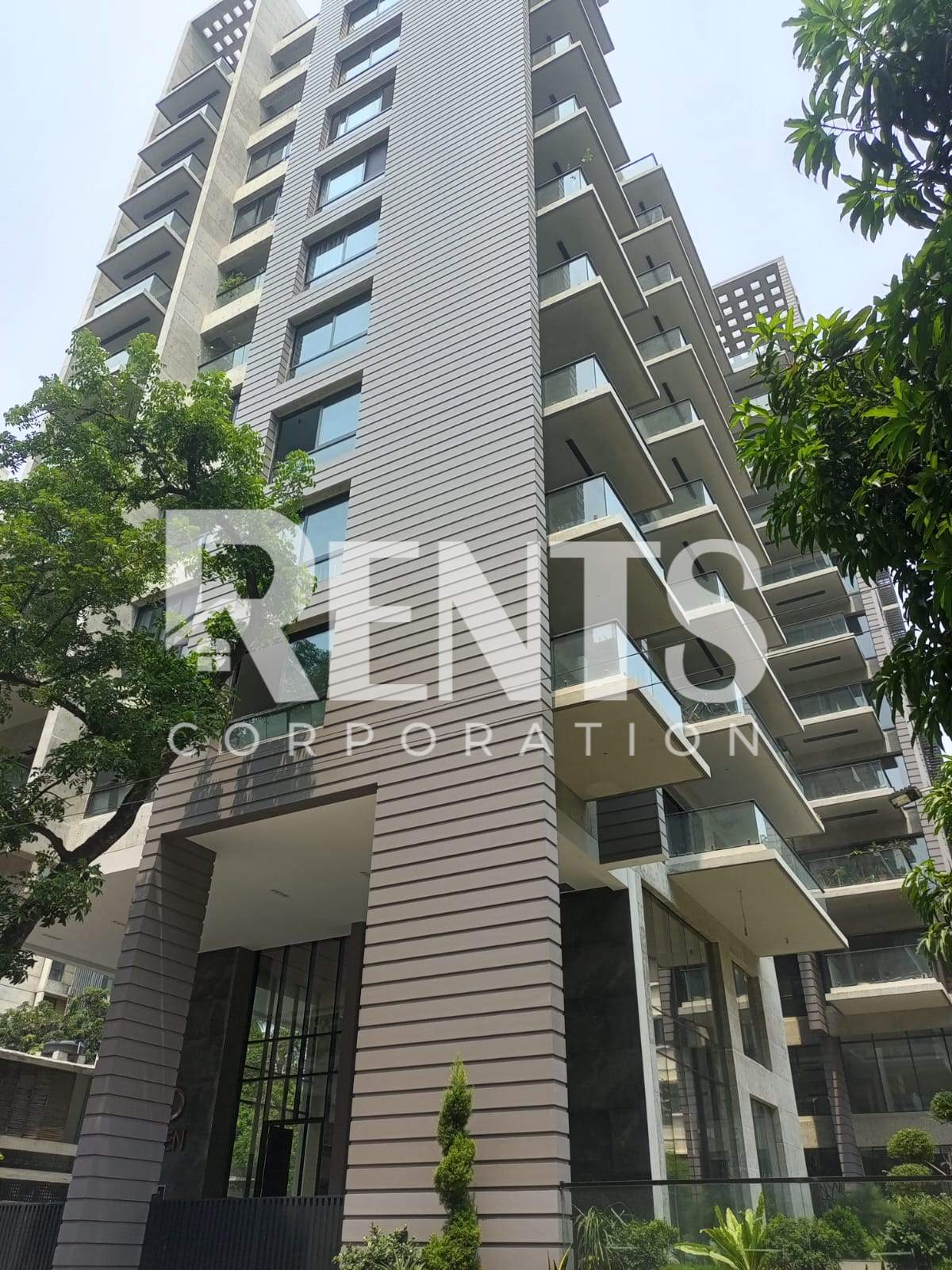 Villa on Hollywood Boulevard