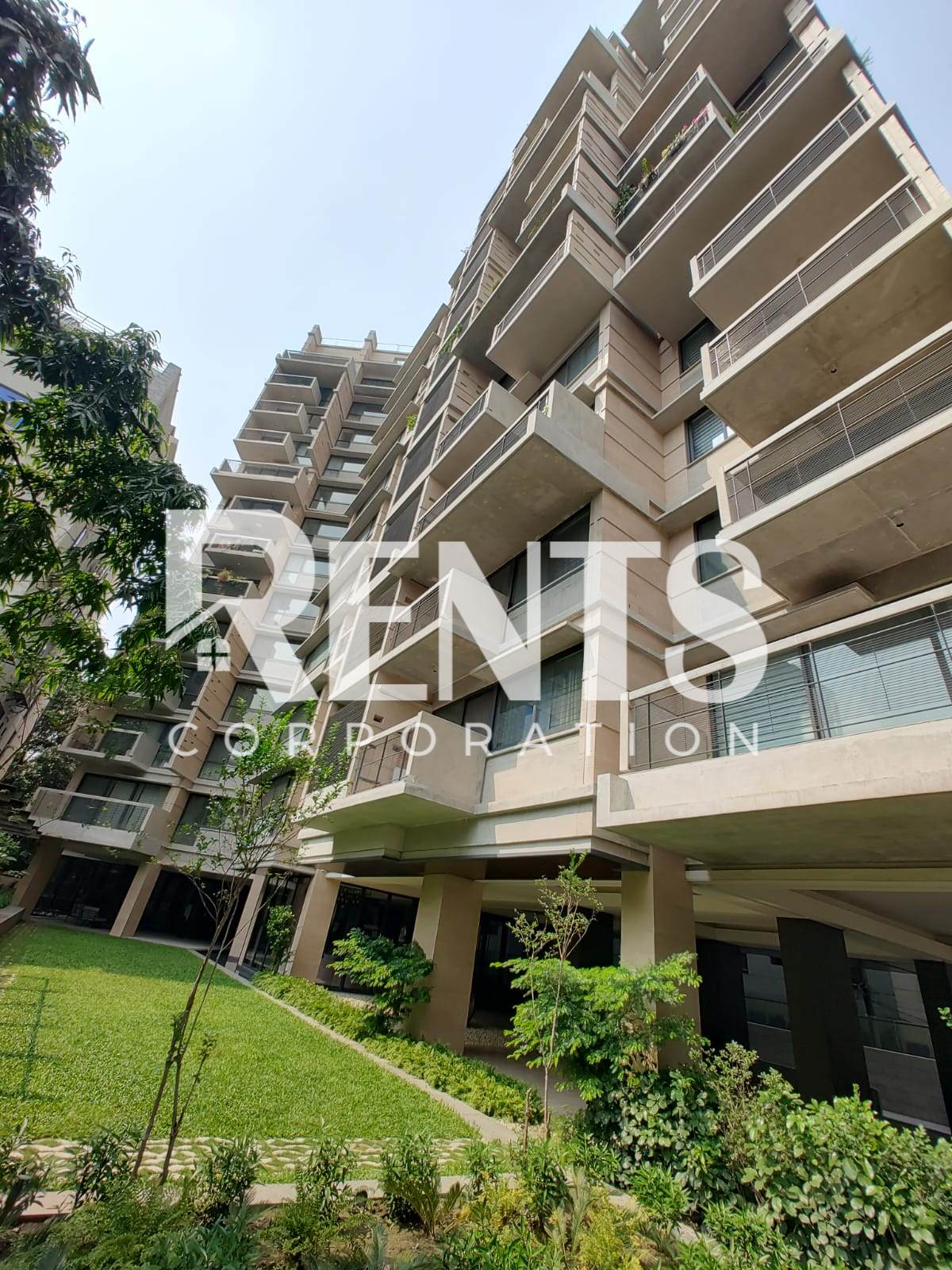 Villa on Hollywood Boulevard