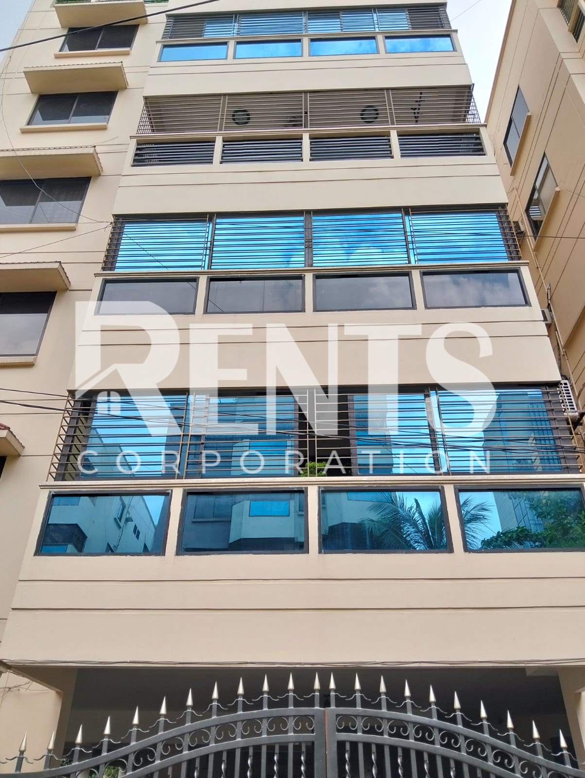 Villa on Hollywood Boulevard