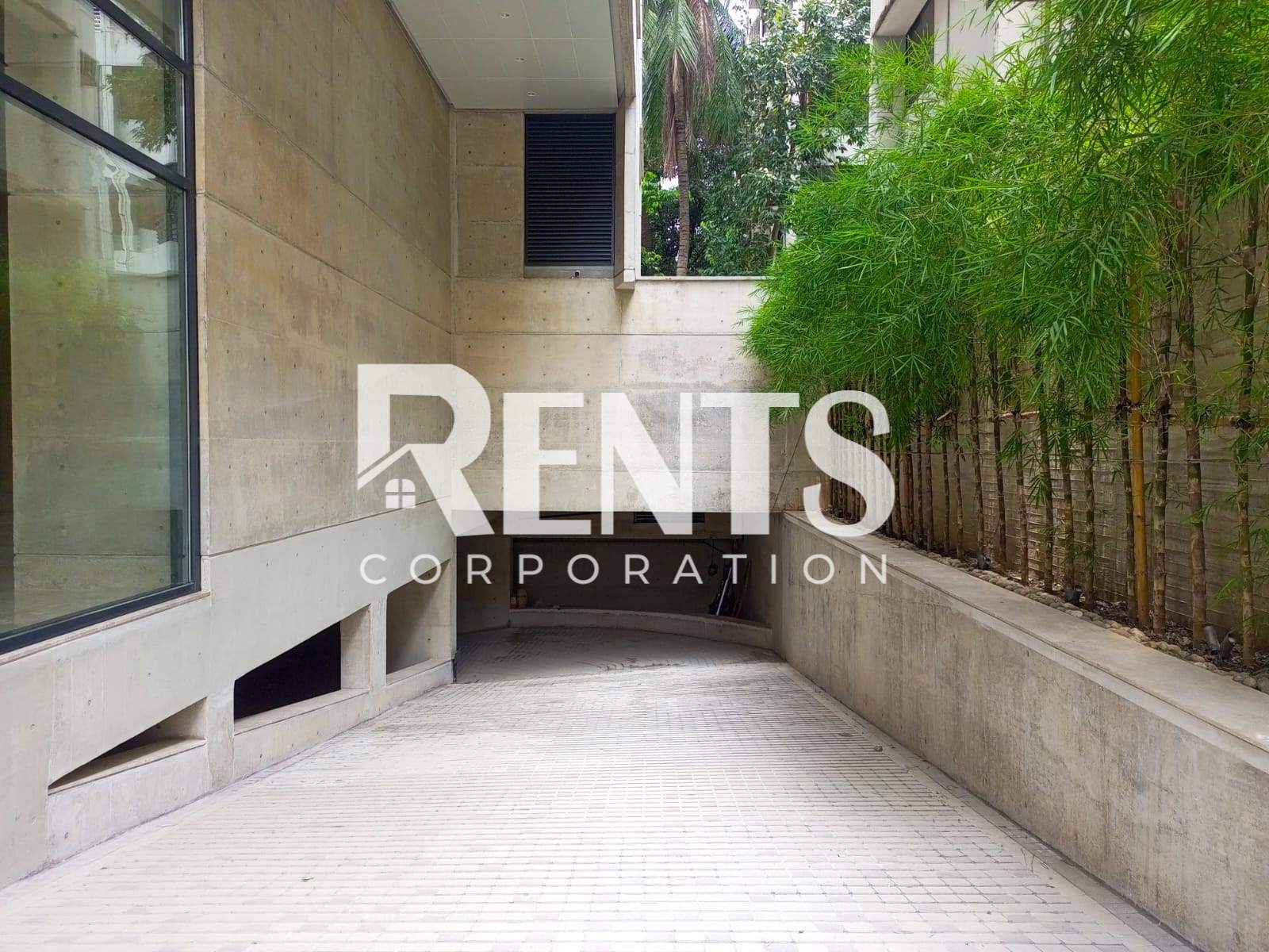 Villa on Hollywood Boulevard