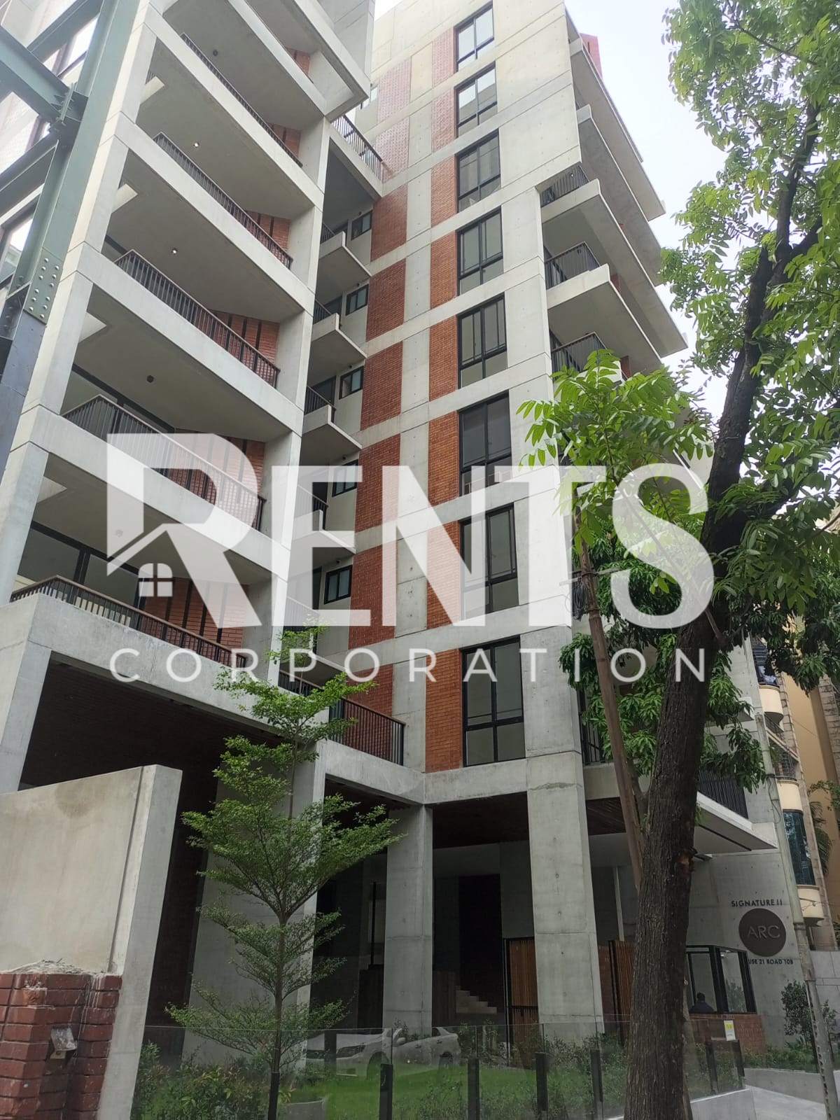 Villa on Hollywood Boulevard