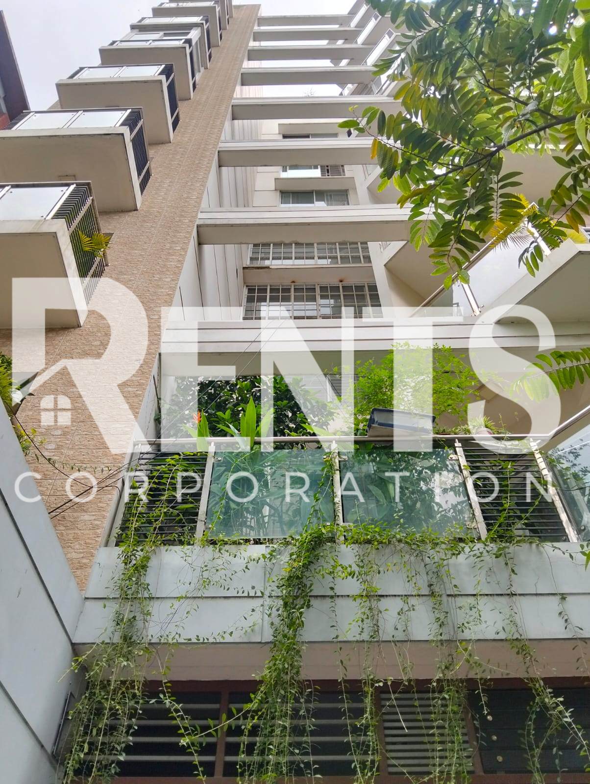 Villa on Hollywood Boulevard