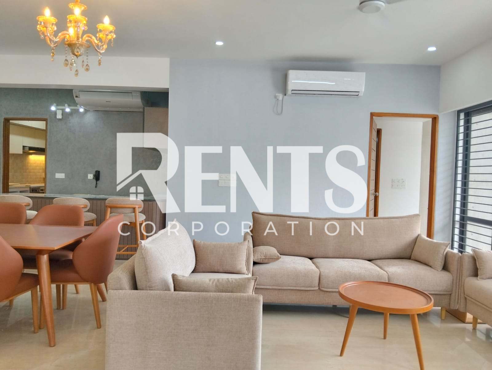 Villa on Hollywood Boulevard