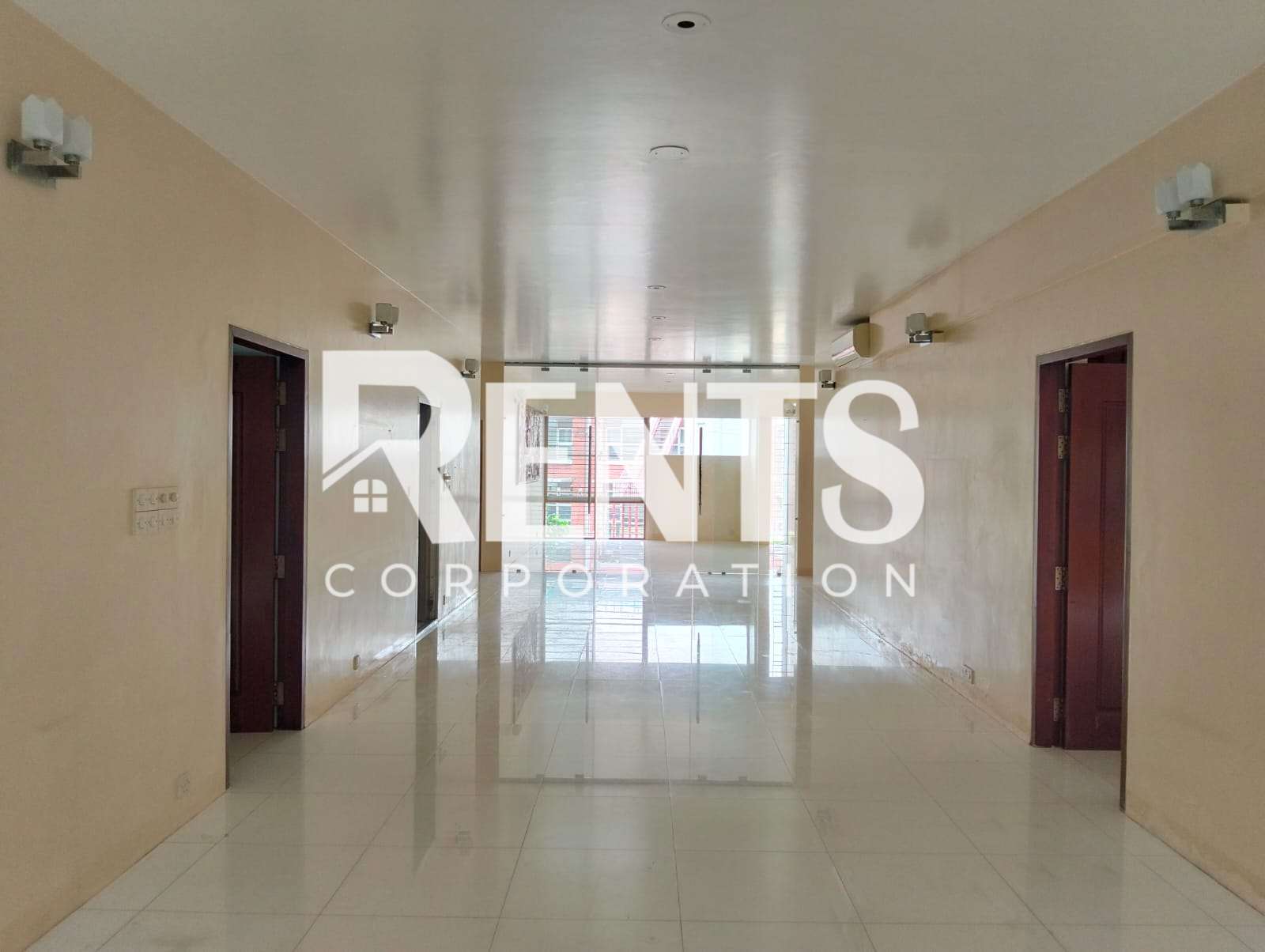 Villa on Hollywood Boulevard