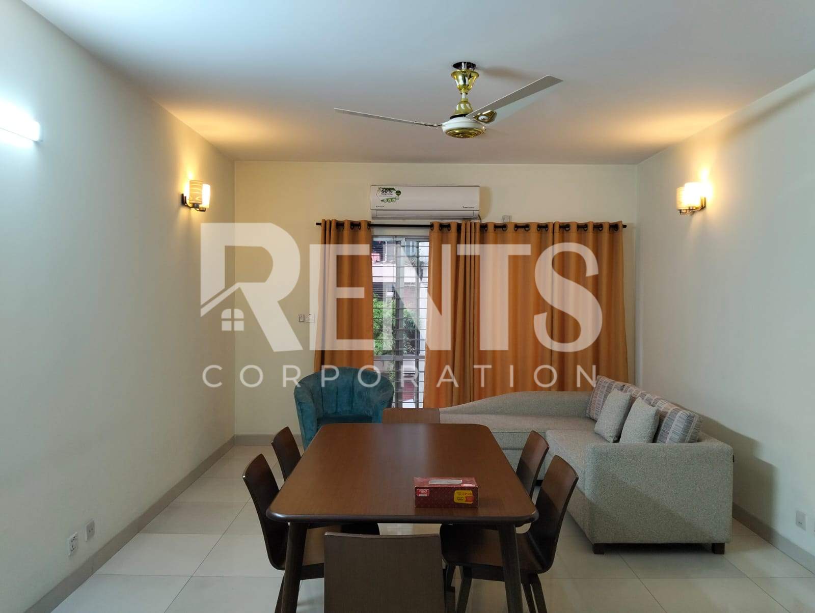 Villa on Hollywood Boulevard