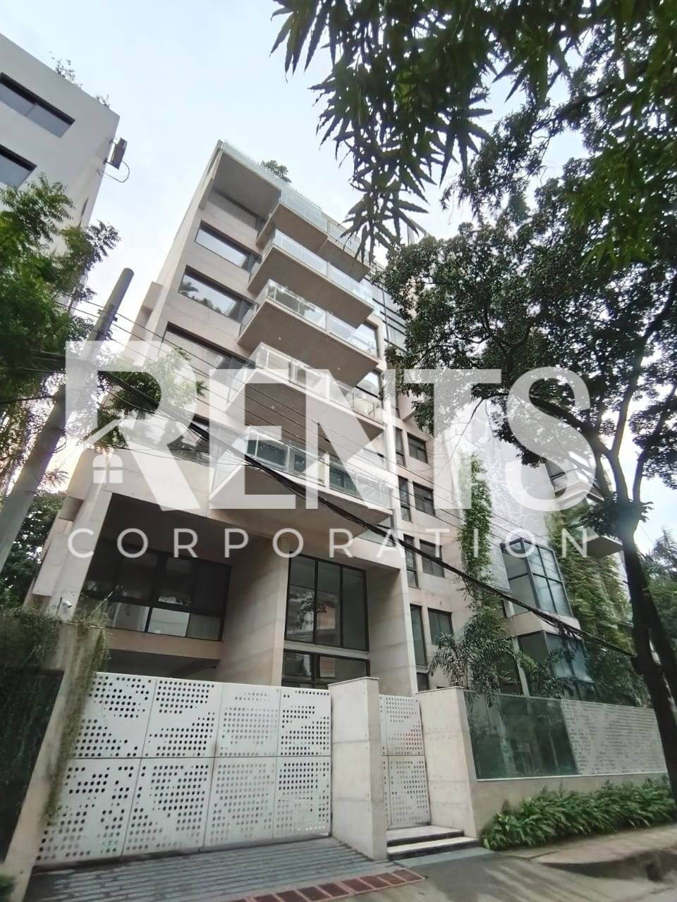 Villa on Hollywood Boulevard