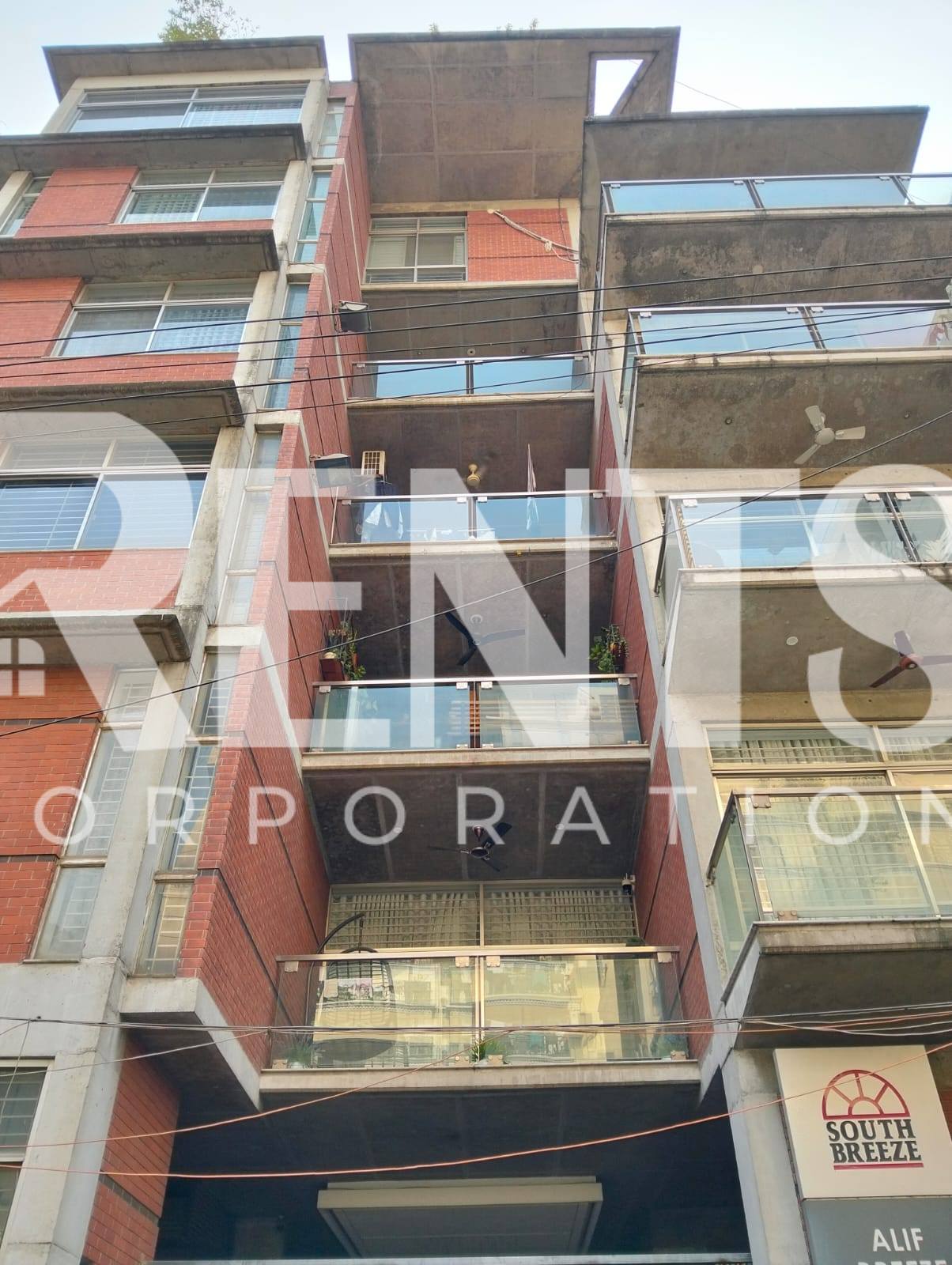 Villa on Hollywood Boulevard