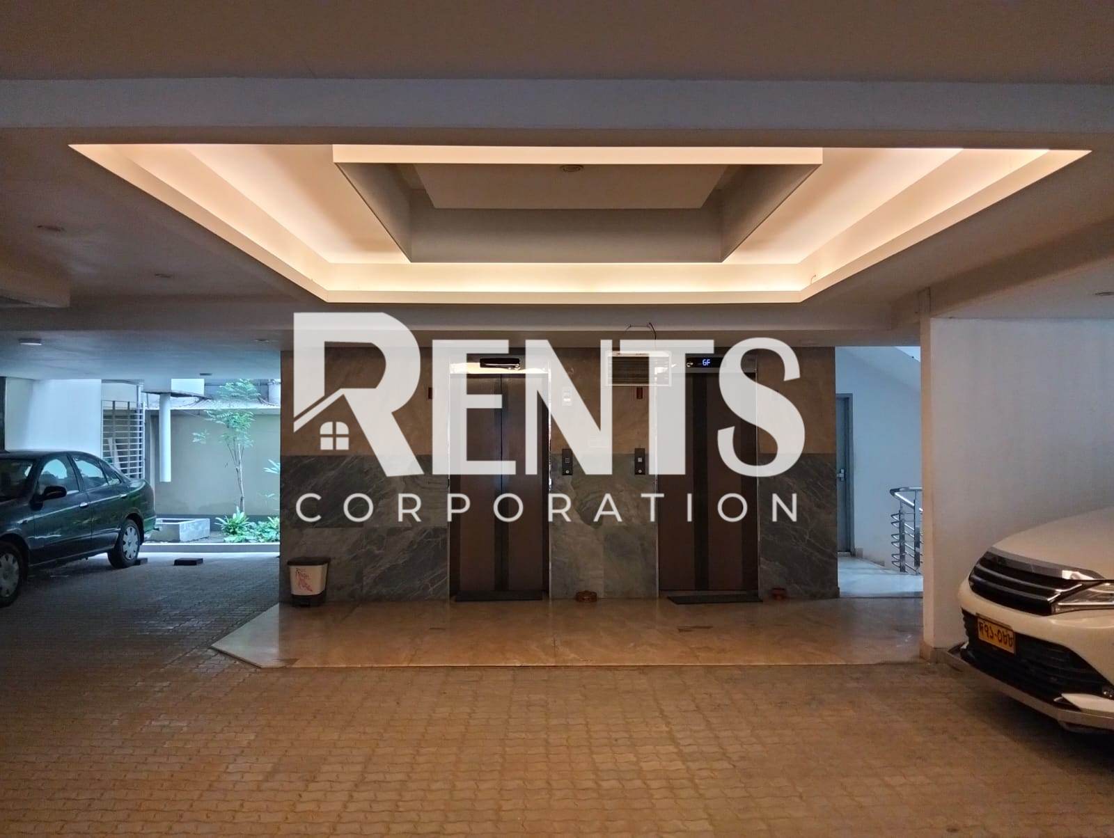 Villa on Hollywood Boulevard