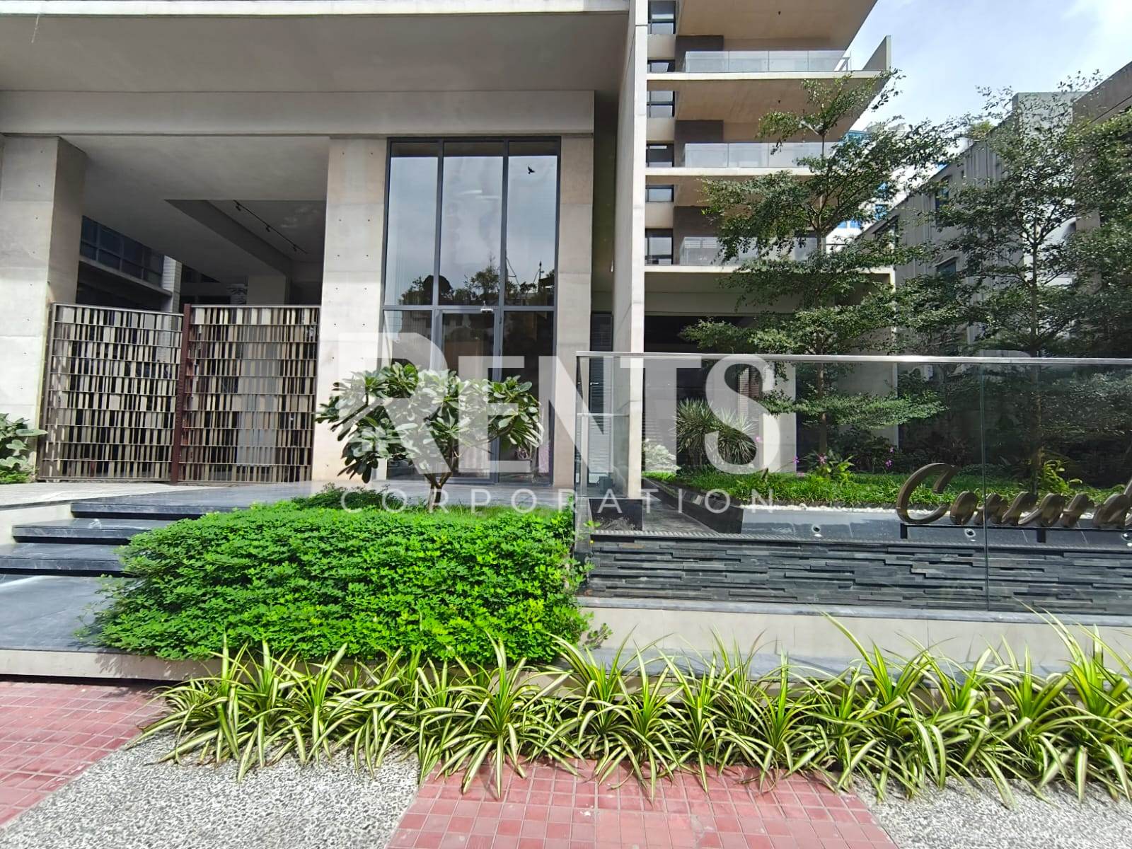 Villa on Hollywood Boulevard