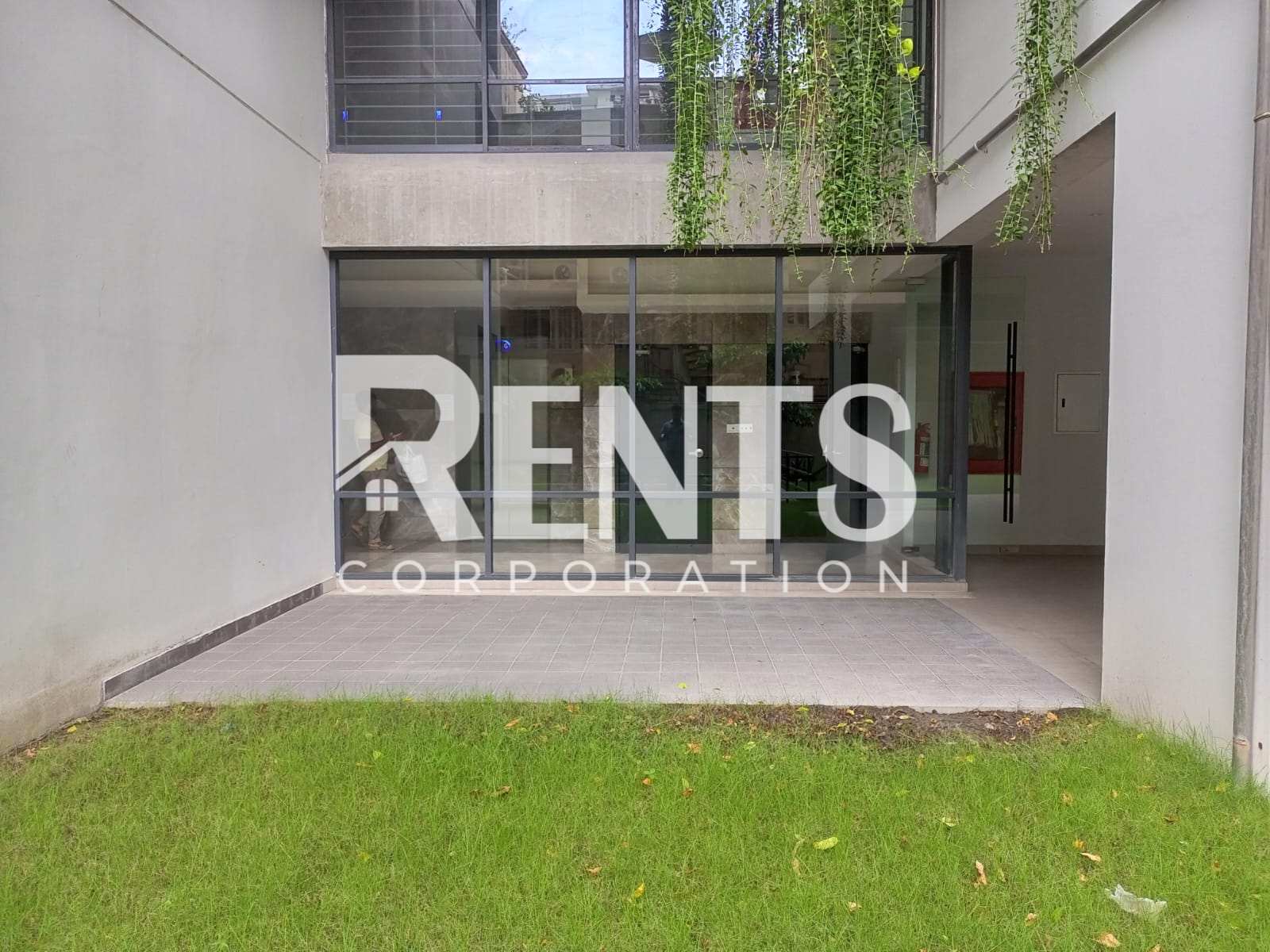 Villa on Hollywood Boulevard