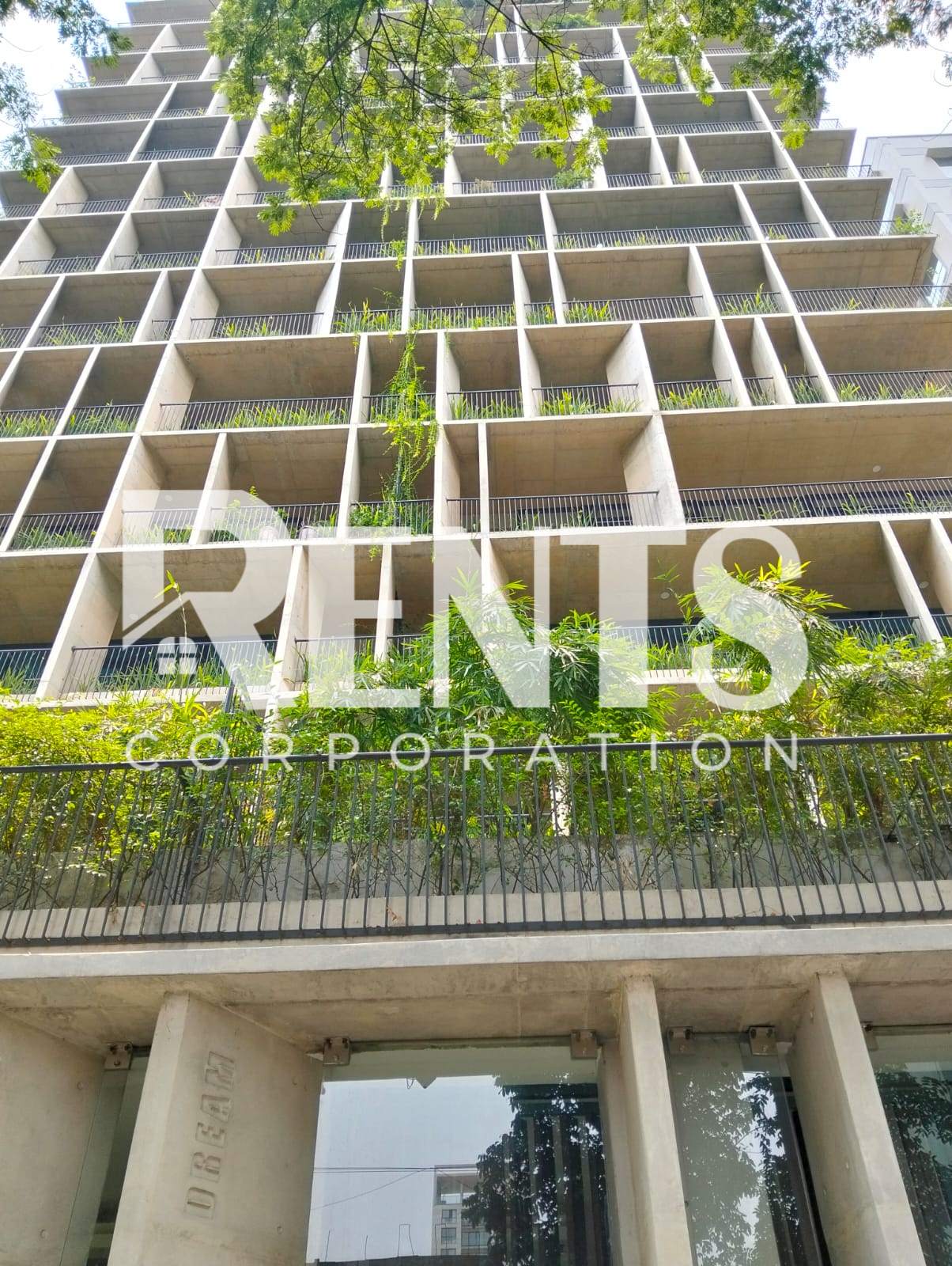 Villa on Hollywood Boulevard