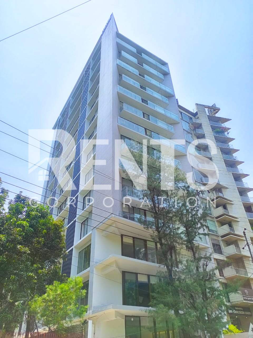 Villa on Hollywood Boulevard