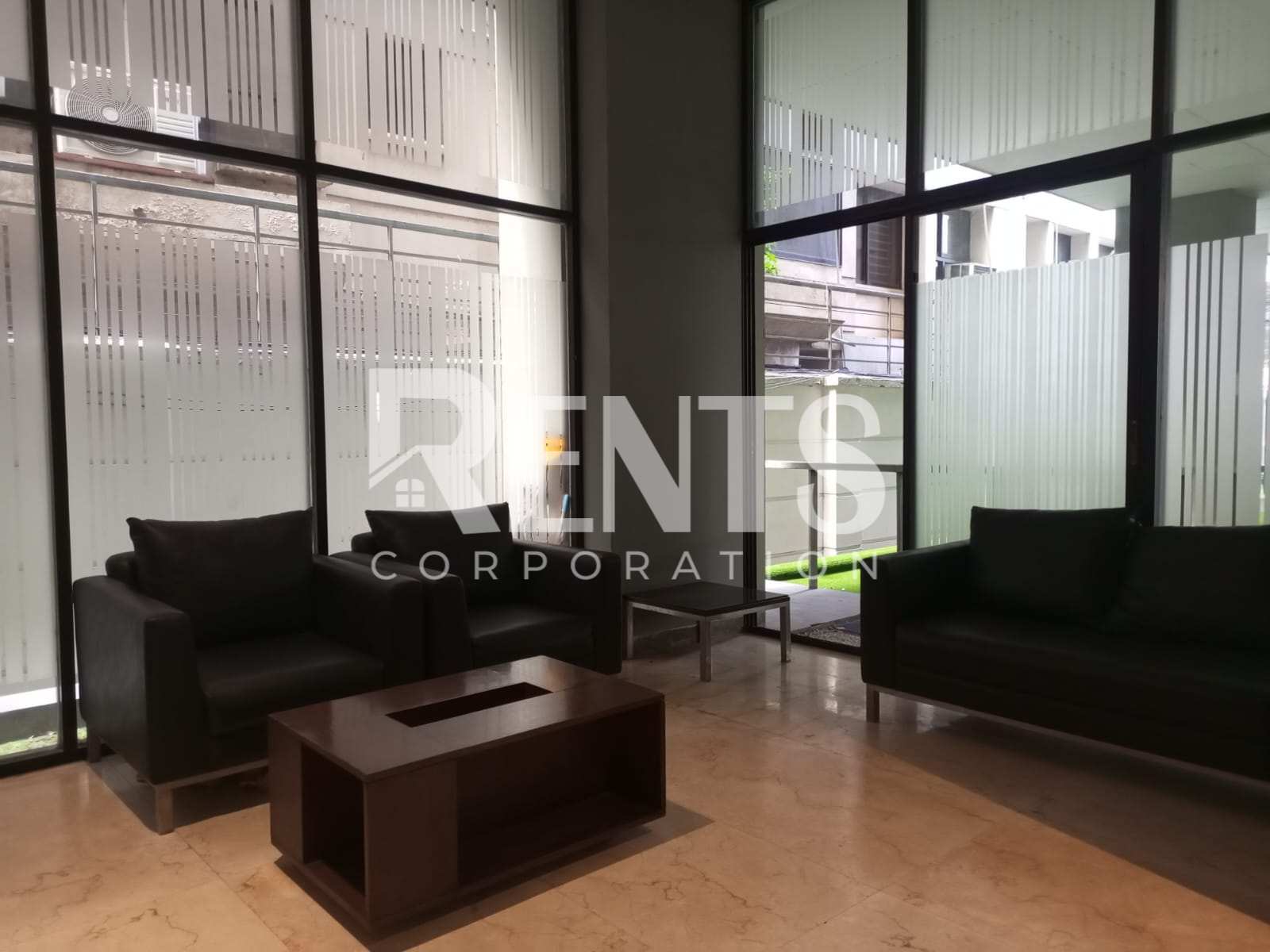 Villa on Hollywood Boulevard