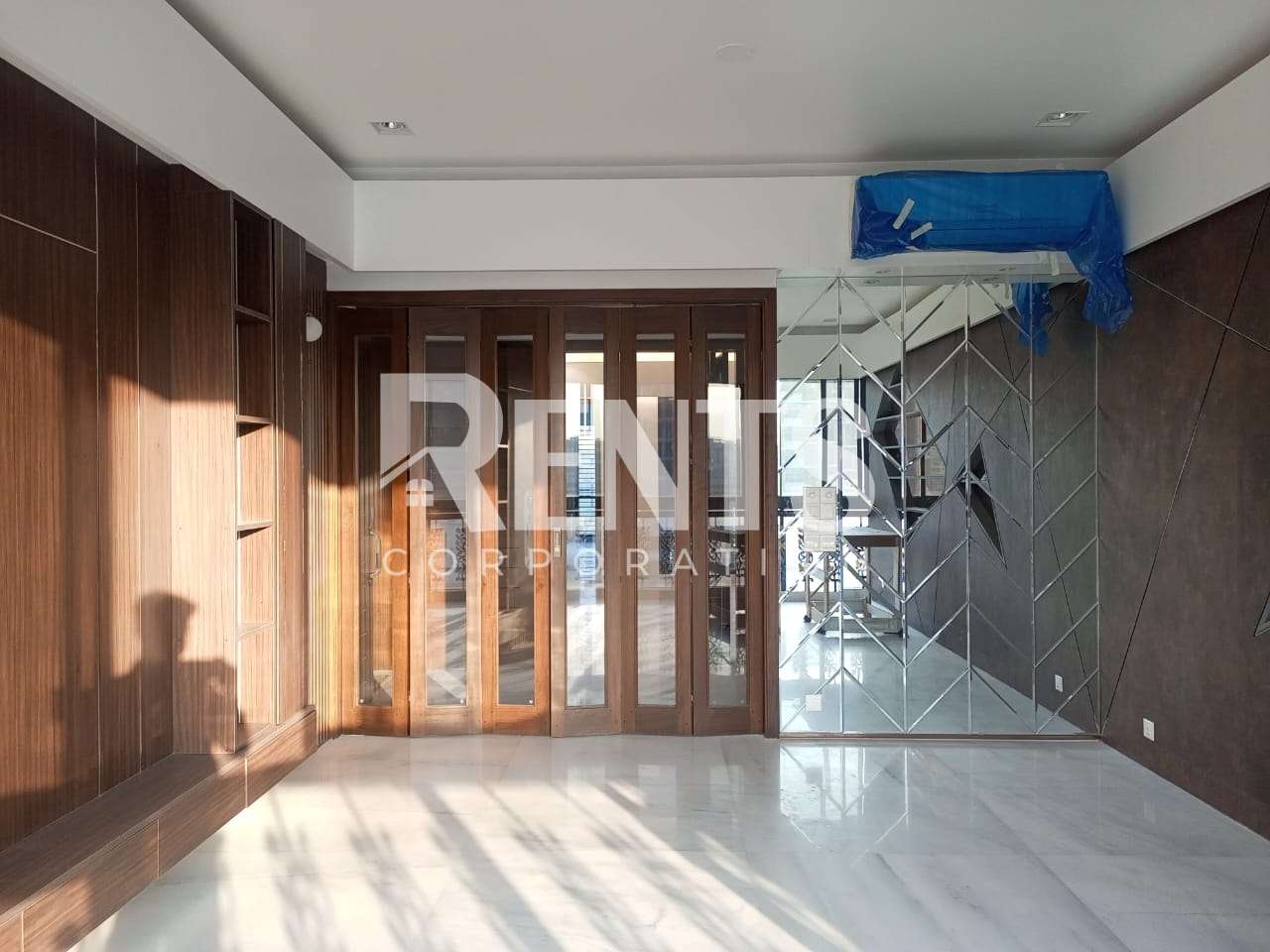 Villa on Hollywood Boulevard