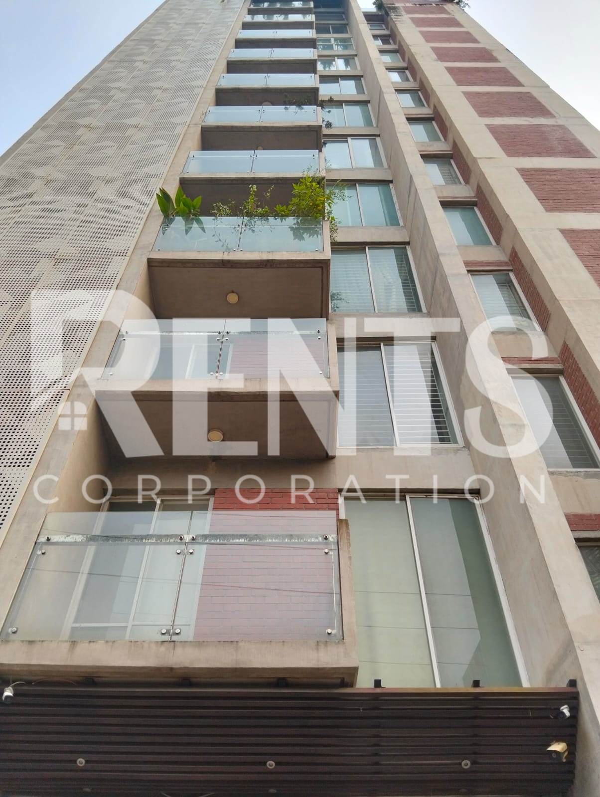 Villa on Hollywood Boulevard