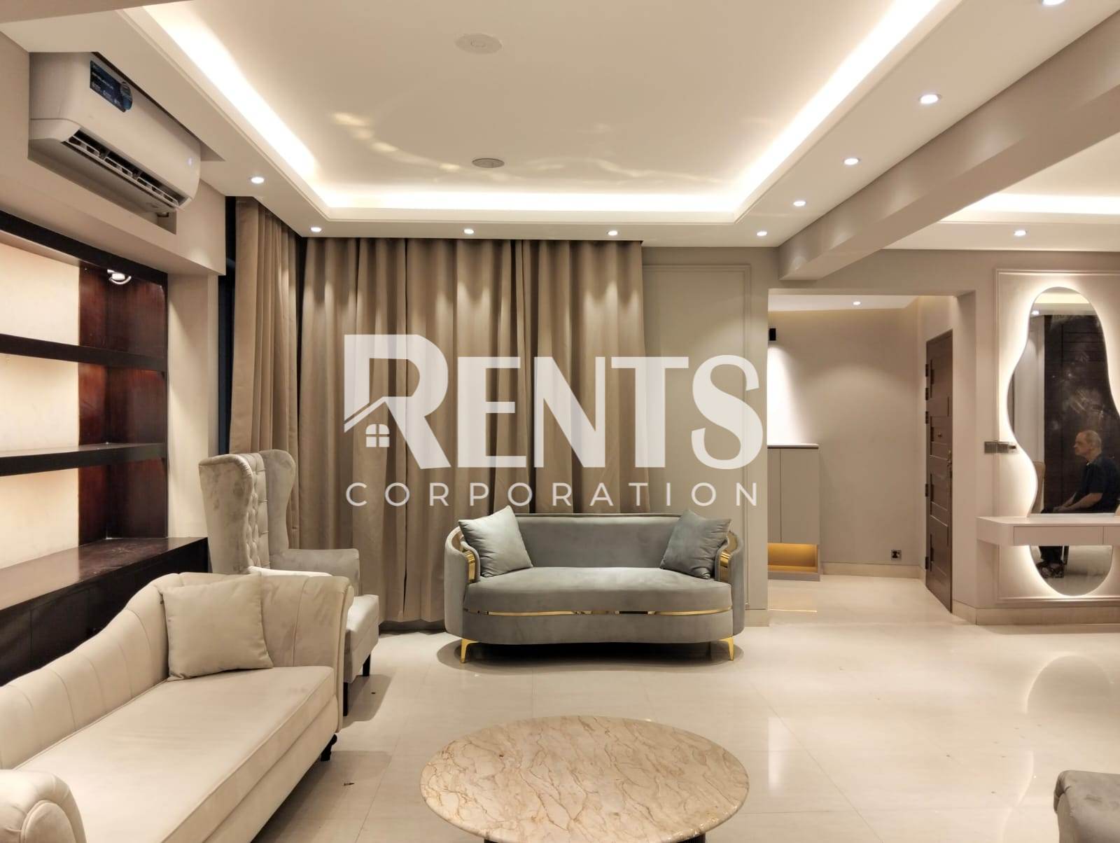 Villa on Hollywood Boulevard