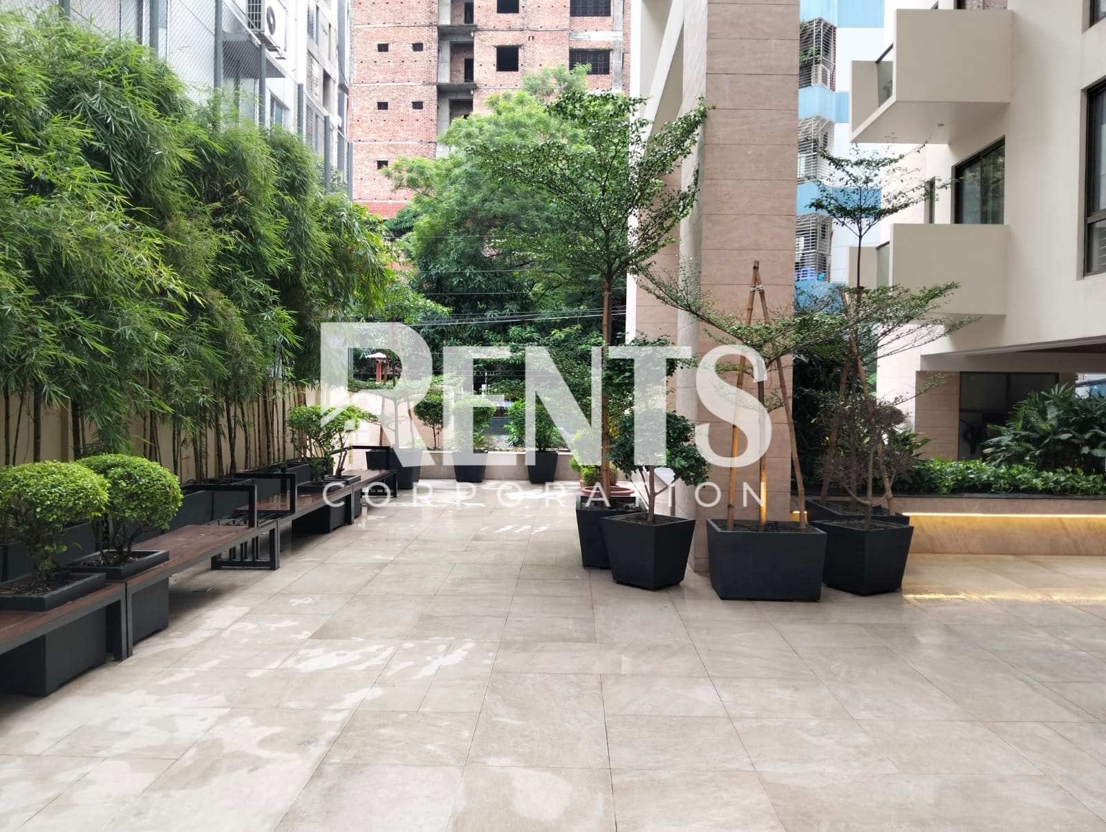 Villa on Hollywood Boulevard