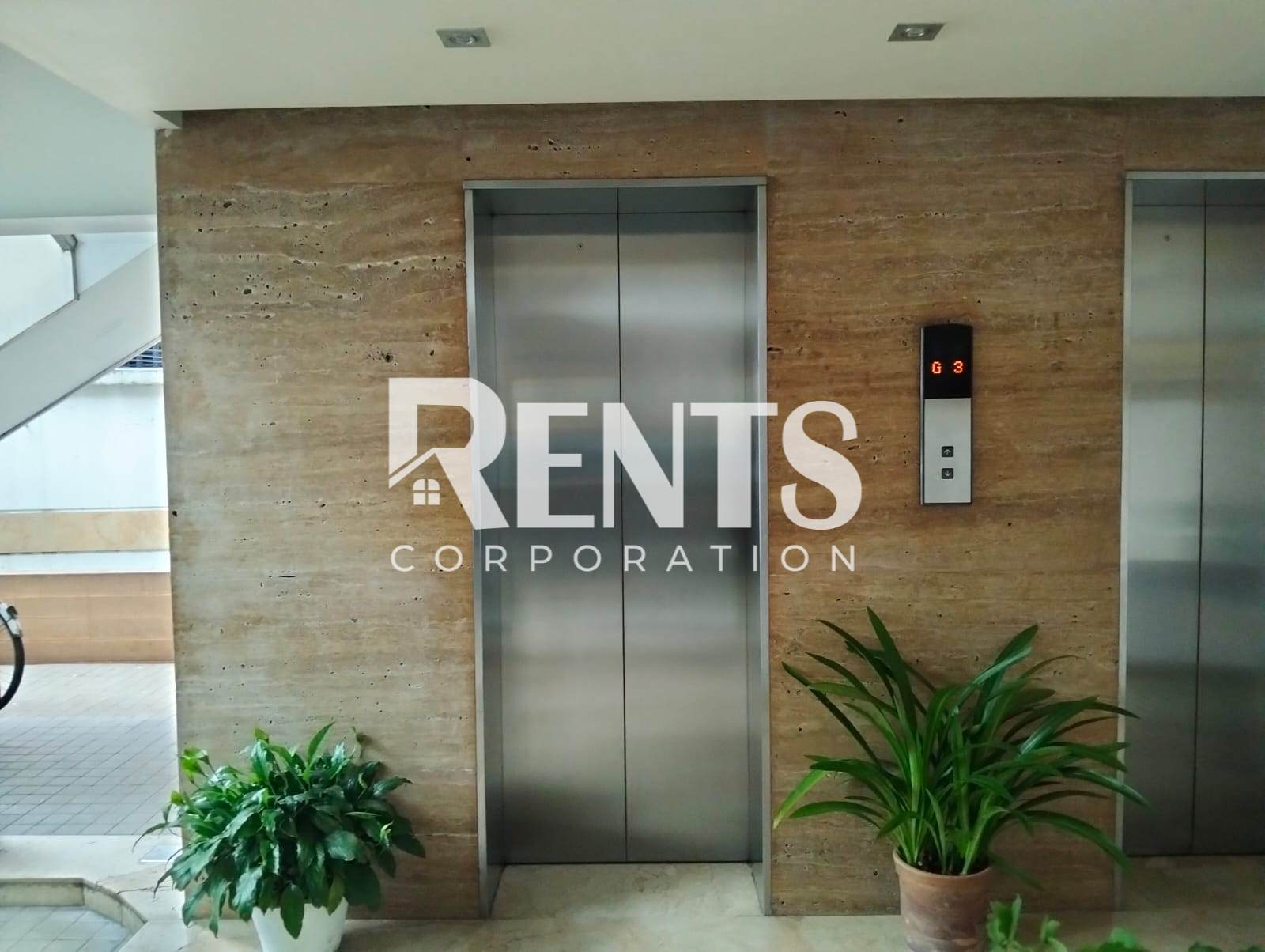 Villa on Hollywood Boulevard