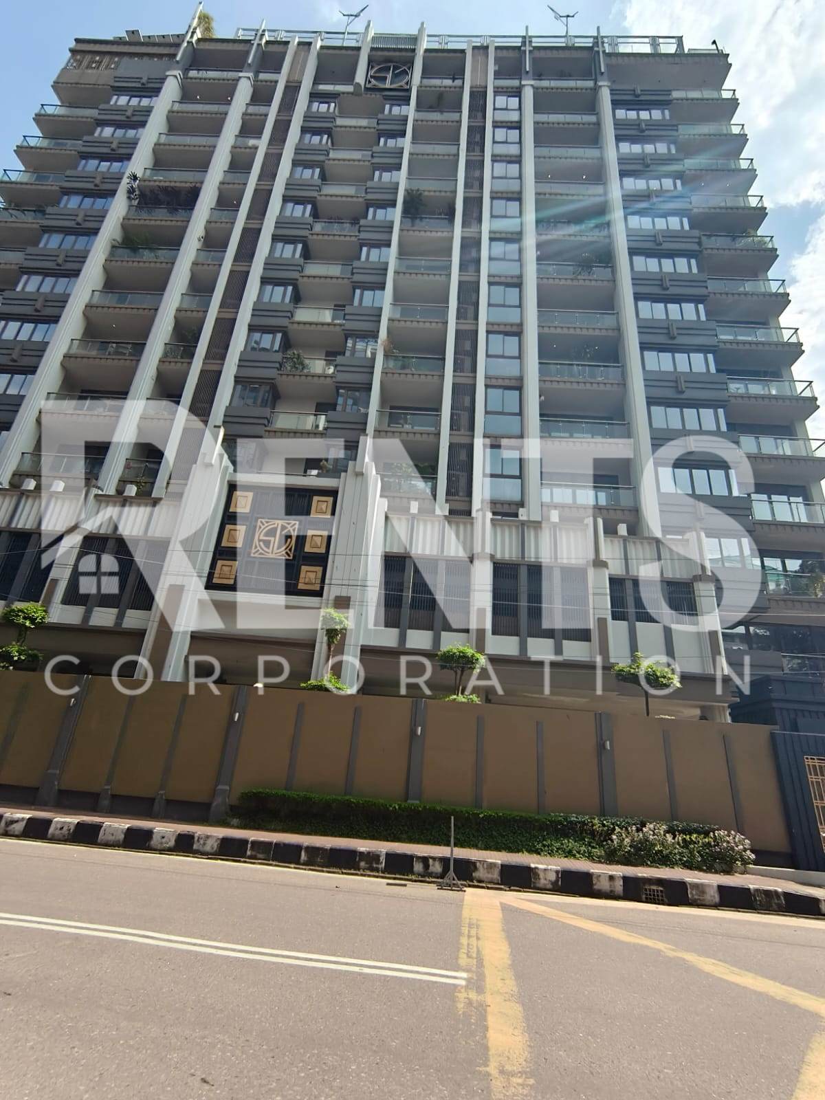 Villa on Hollywood Boulevard