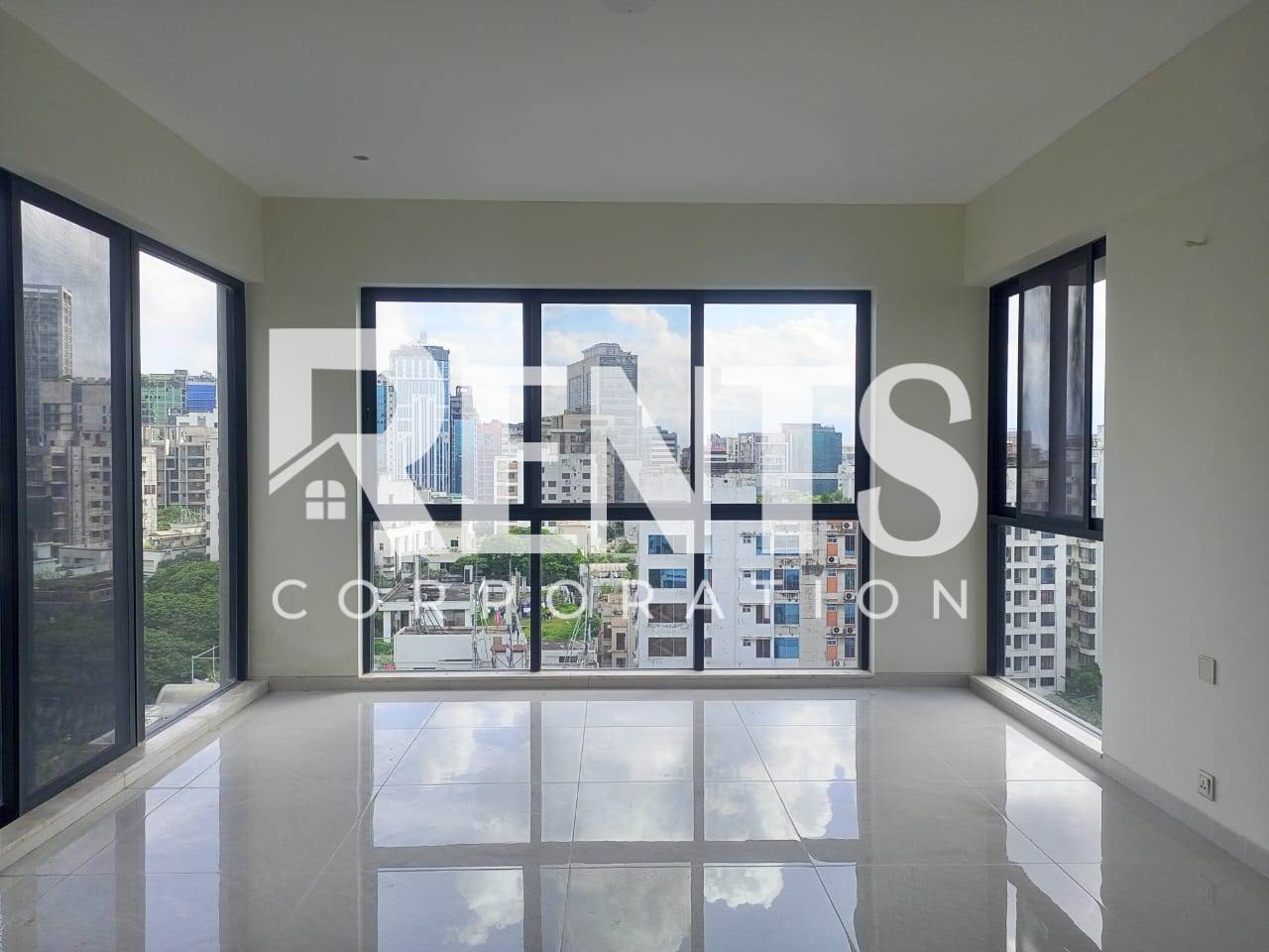 Villa on Hollywood Boulevard