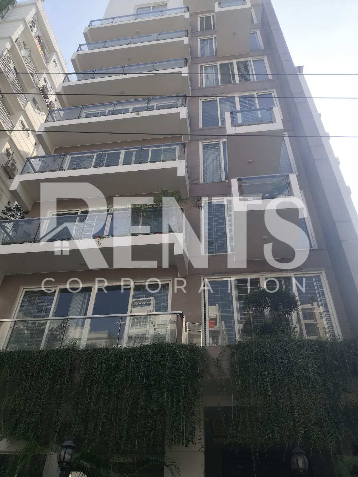 Villa on Hollywood Boulevard