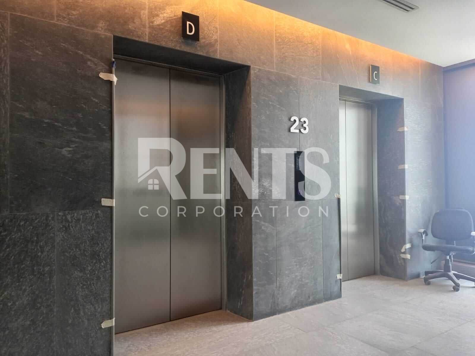 Villa on Hollywood Boulevard