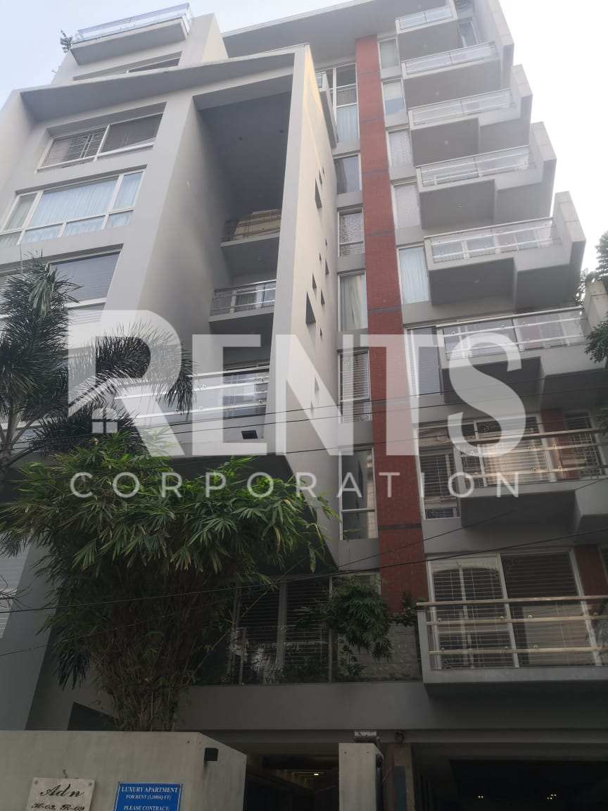 Villa on Hollywood Boulevard