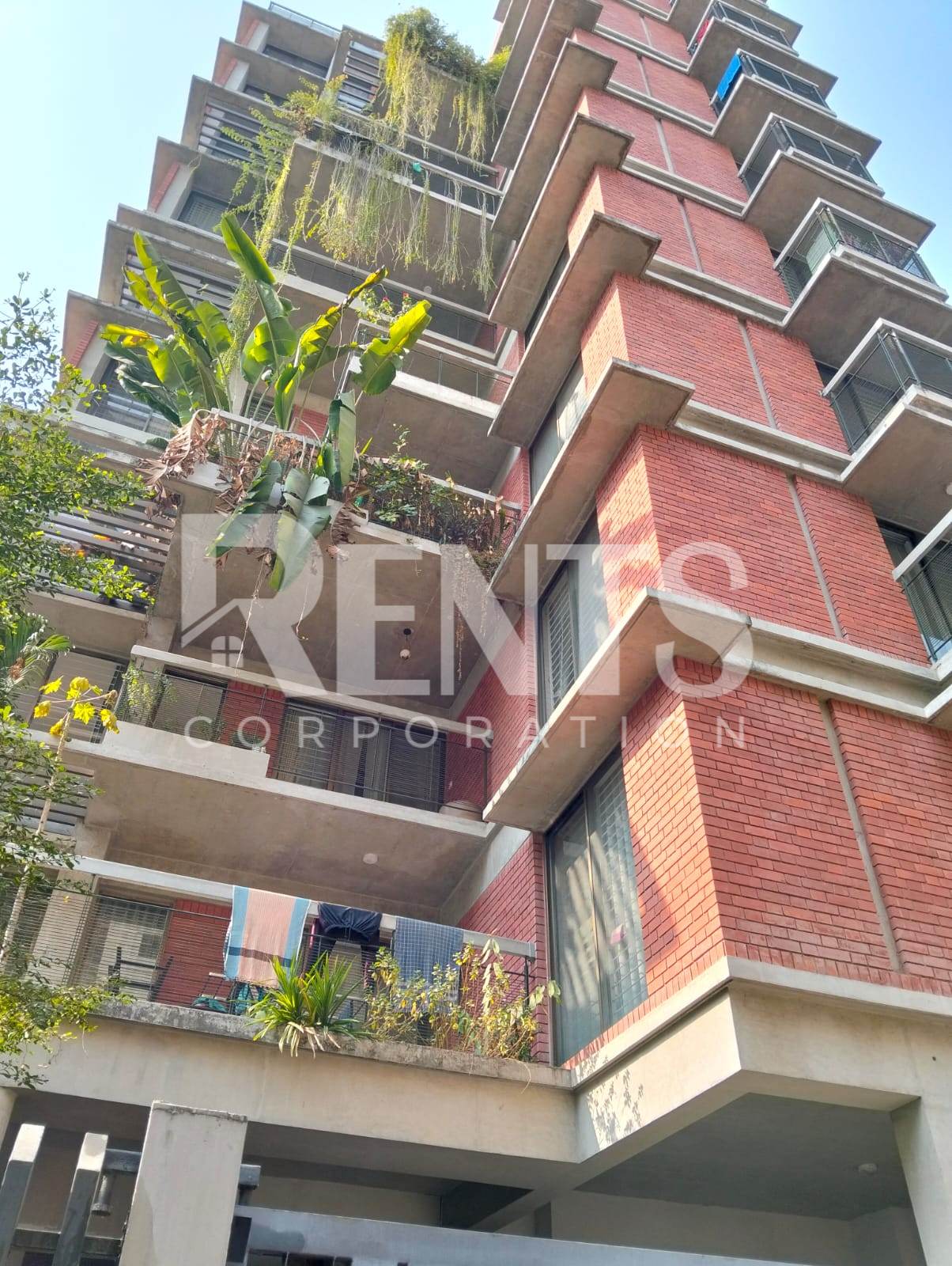 Villa on Hollywood Boulevard