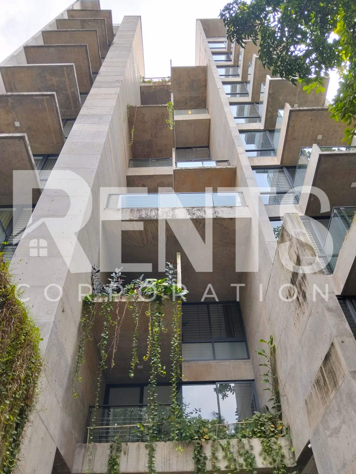 Villa on Hollywood Boulevard