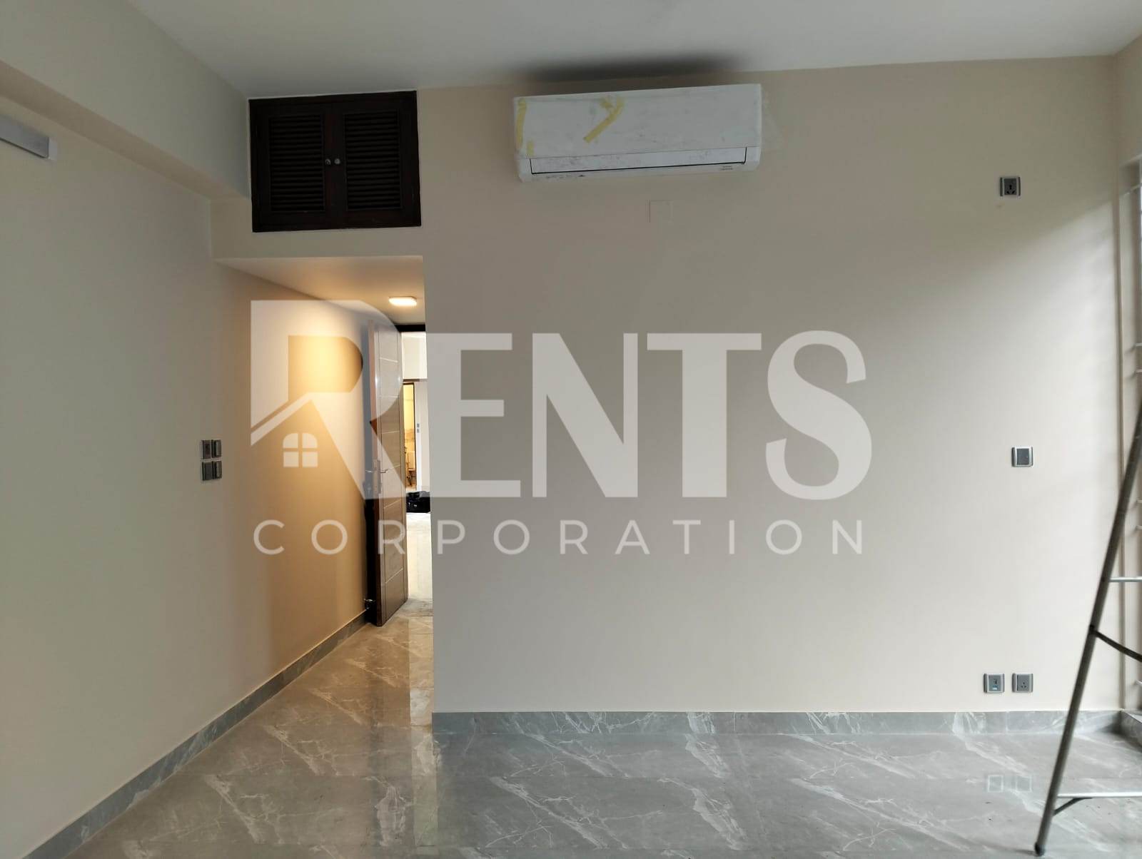 Villa on Hollywood Boulevard