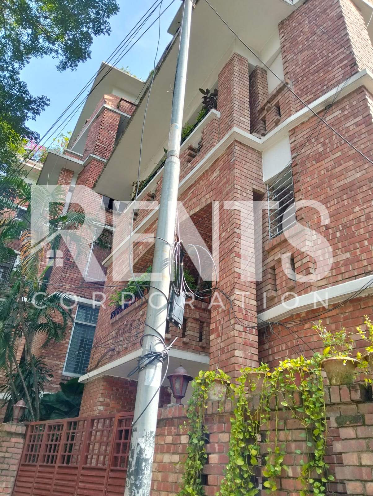 Villa on Hollywood Boulevard