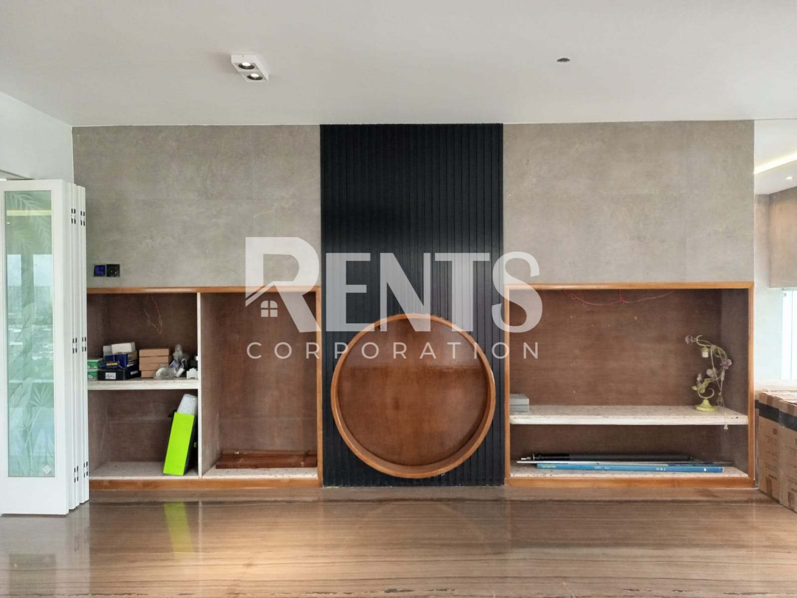 Villa on Hollywood Boulevard