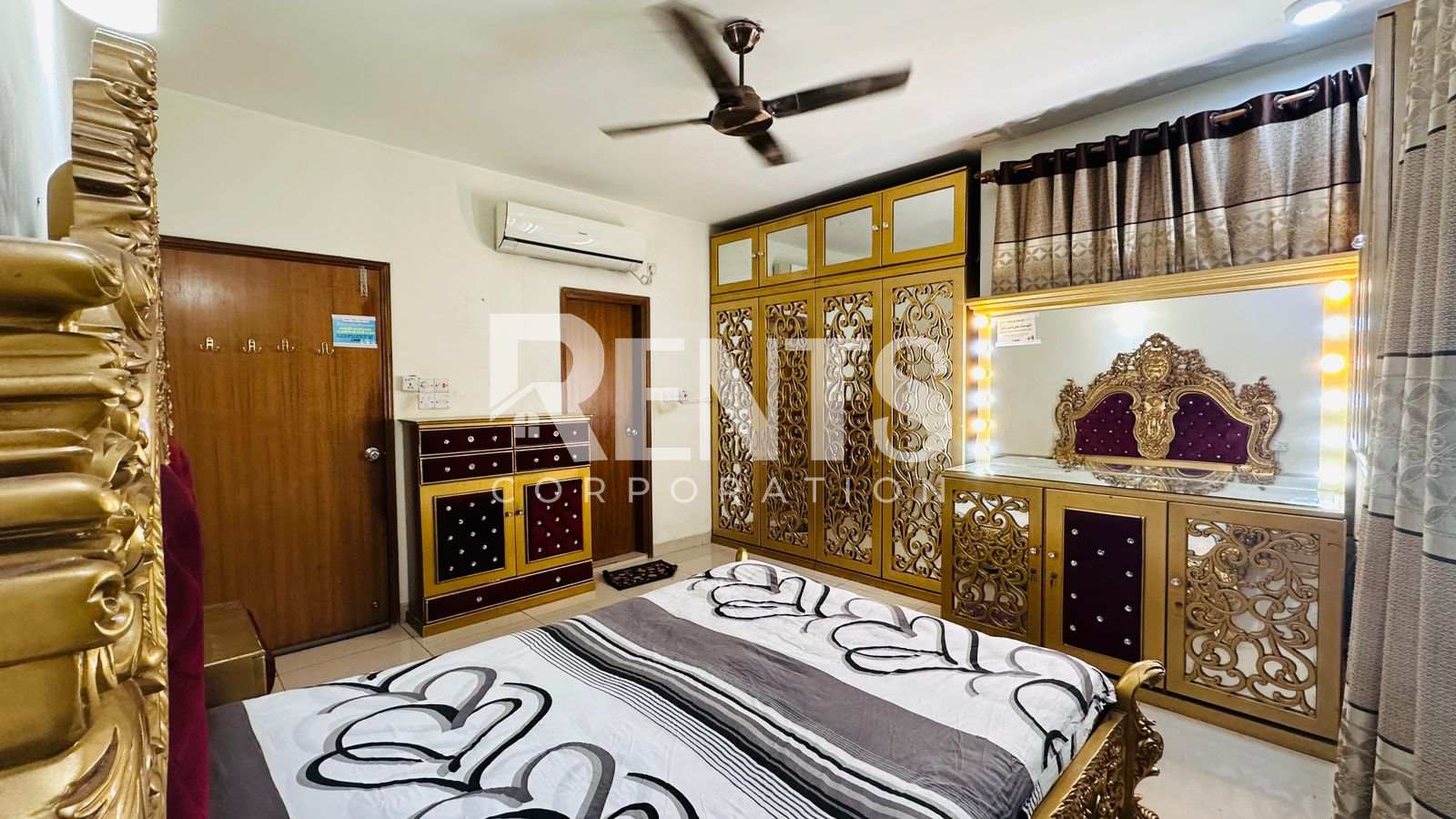 Villa on Hollywood Boulevard