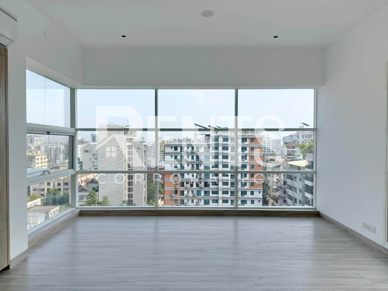 Villa on Hollywood Boulevard