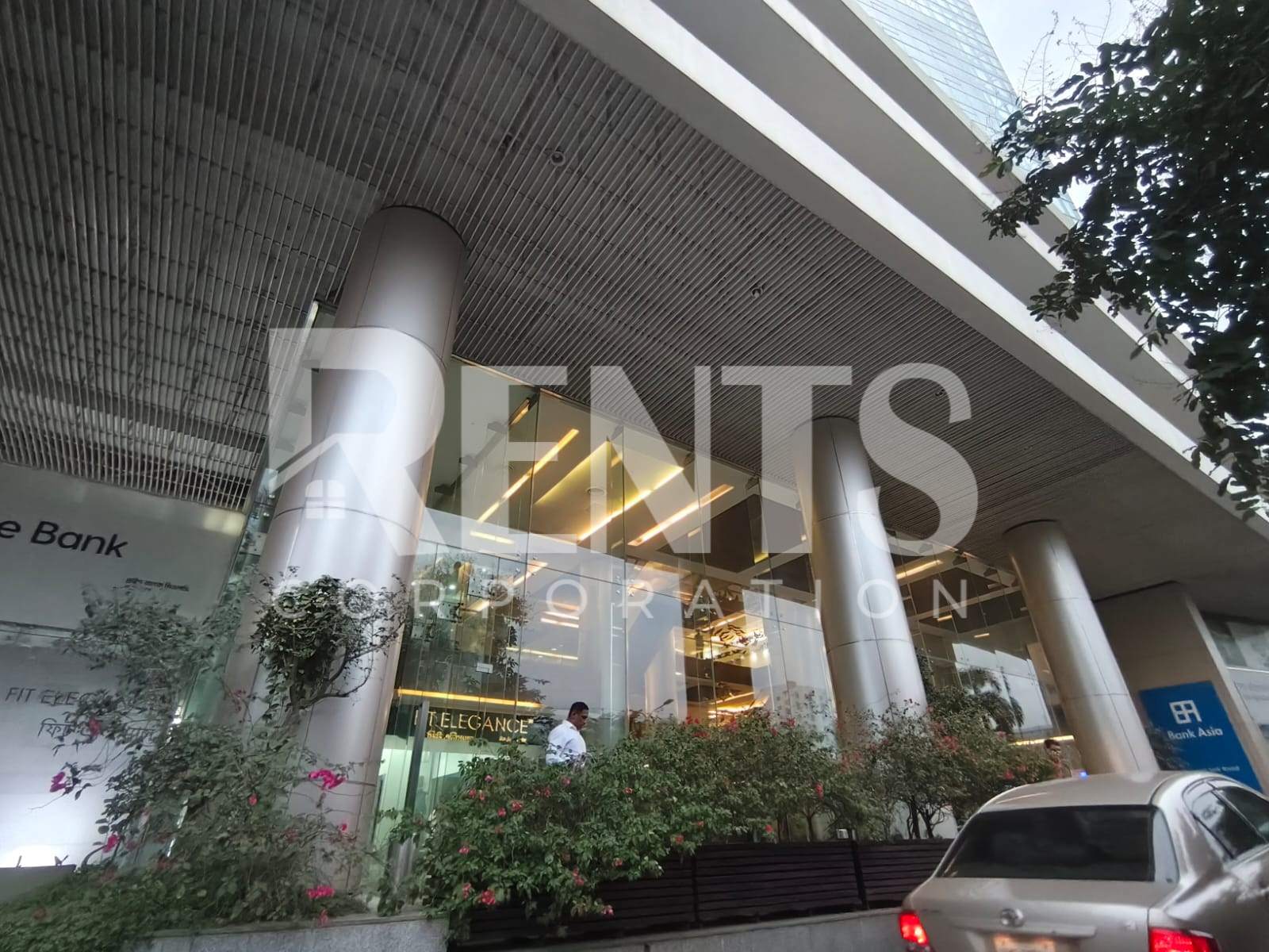 Villa on Hollywood Boulevard