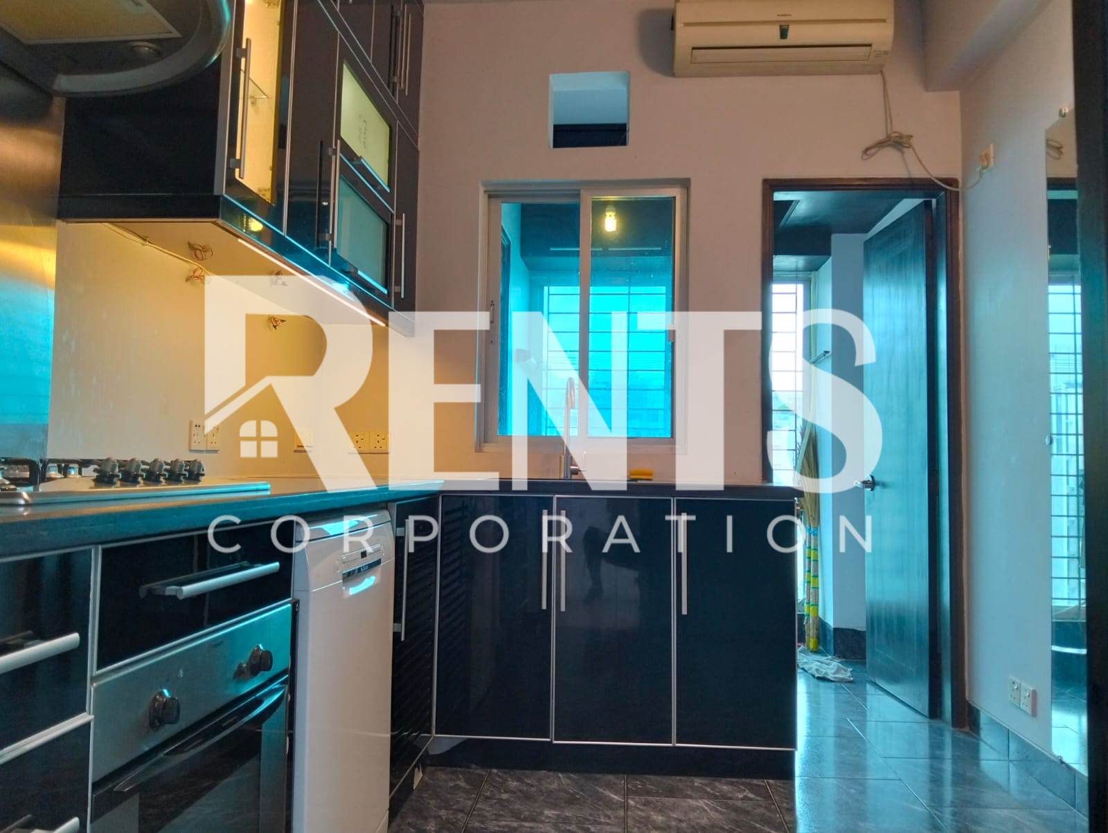 Villa on Hollywood Boulevard