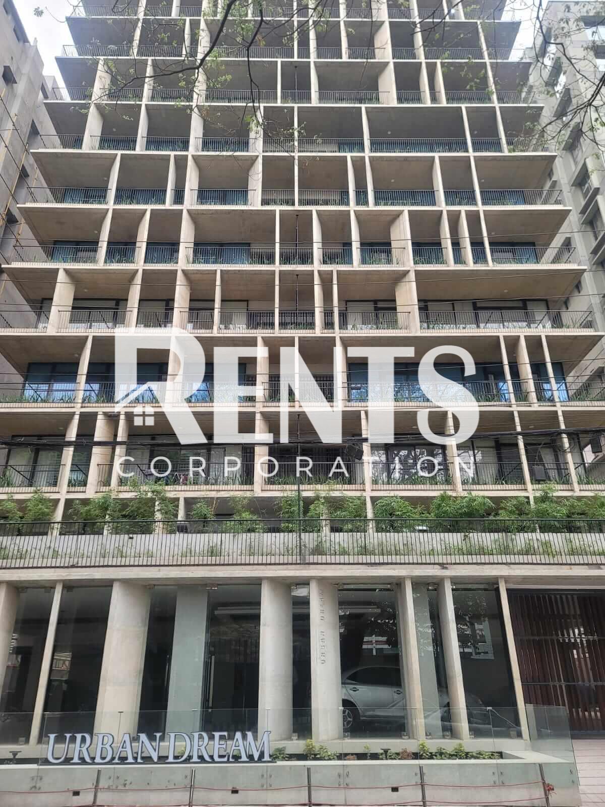 Villa on Hollywood Boulevard