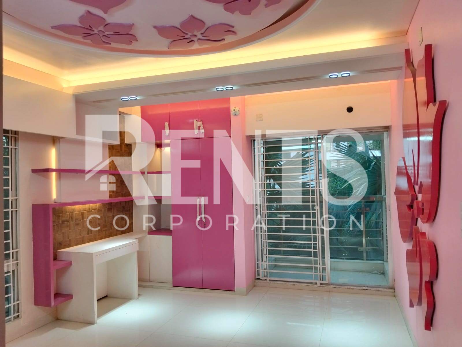 Villa on Hollywood Boulevard