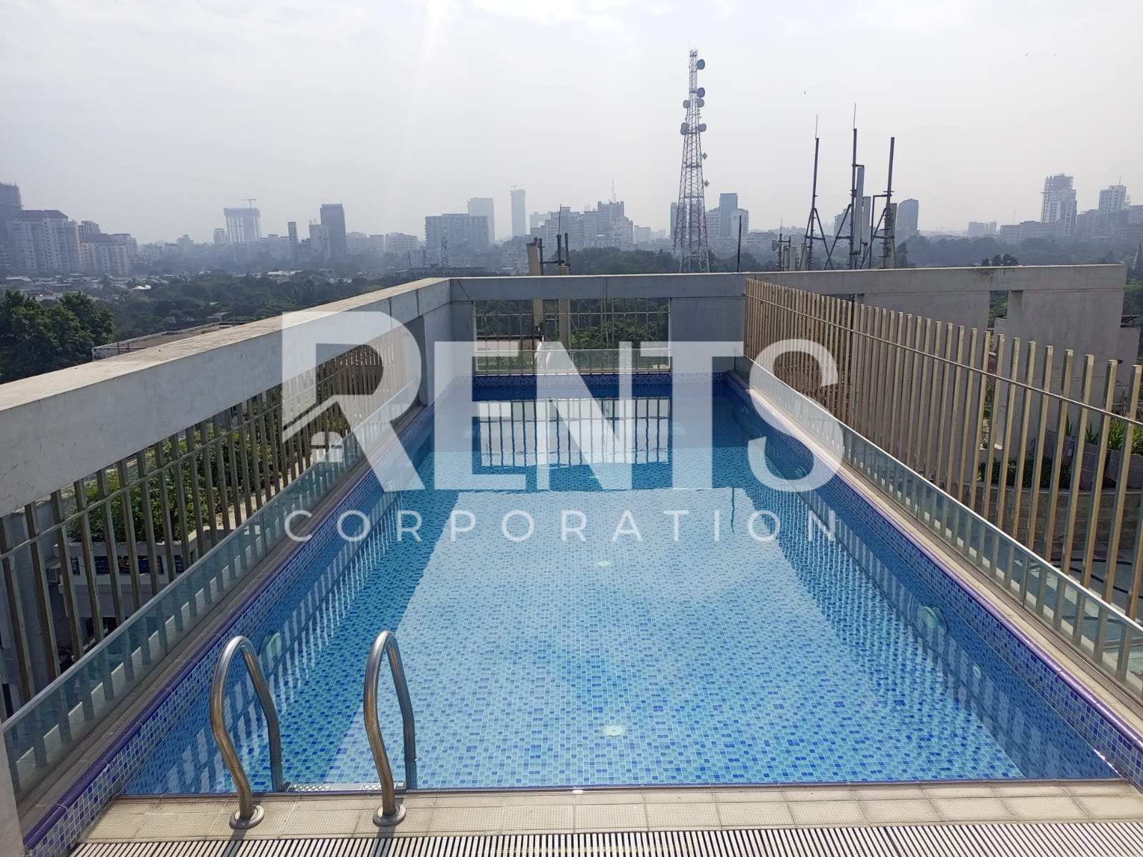 Villa on Hollywood Boulevard