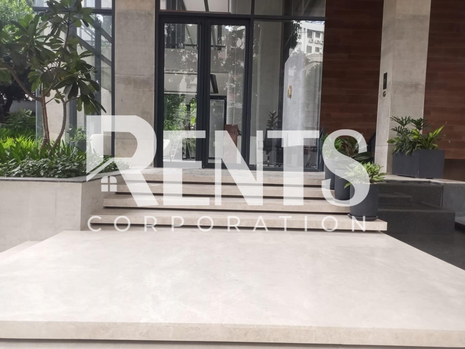 Villa on Hollywood Boulevard