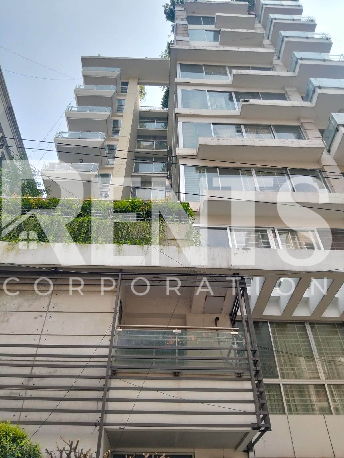 Villa on Hollywood Boulevard