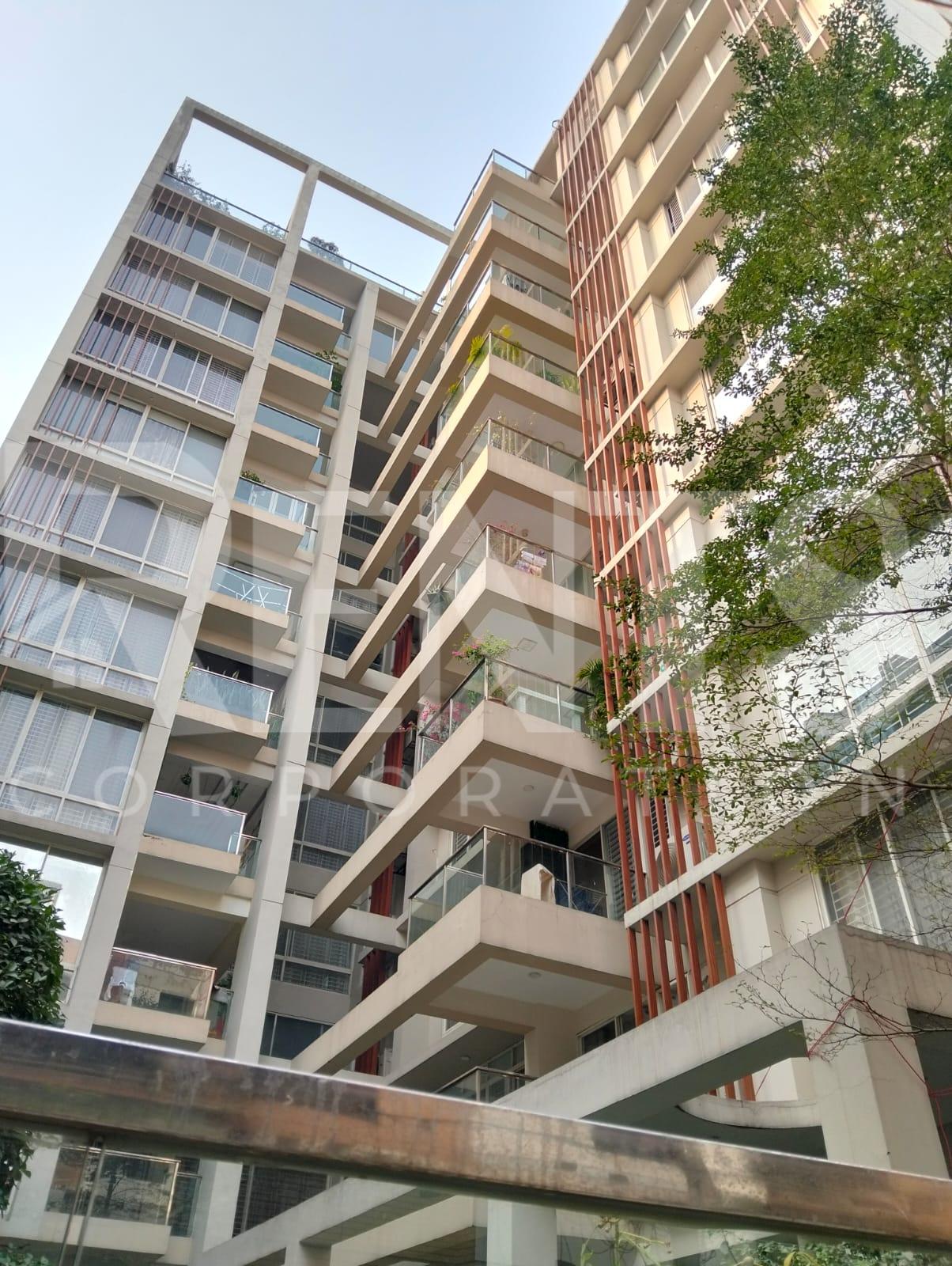 Villa on Hollywood Boulevard