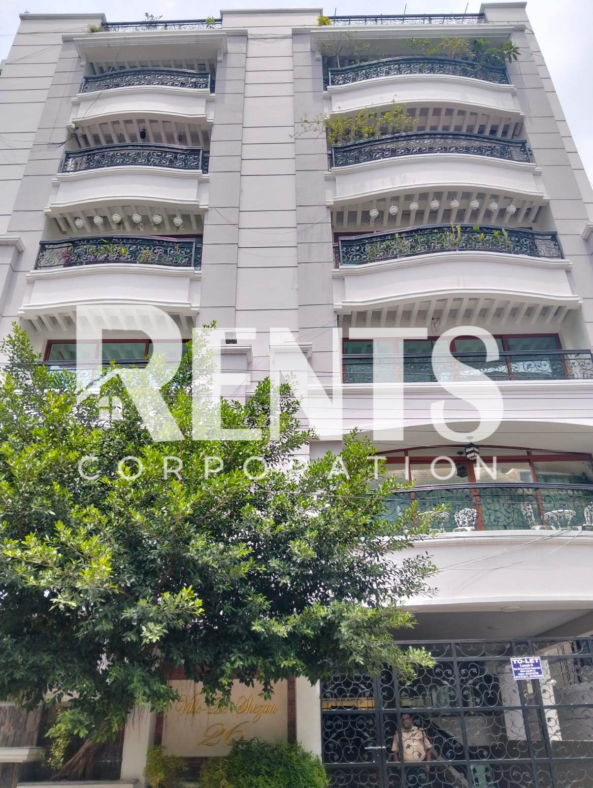 Villa on Hollywood Boulevard