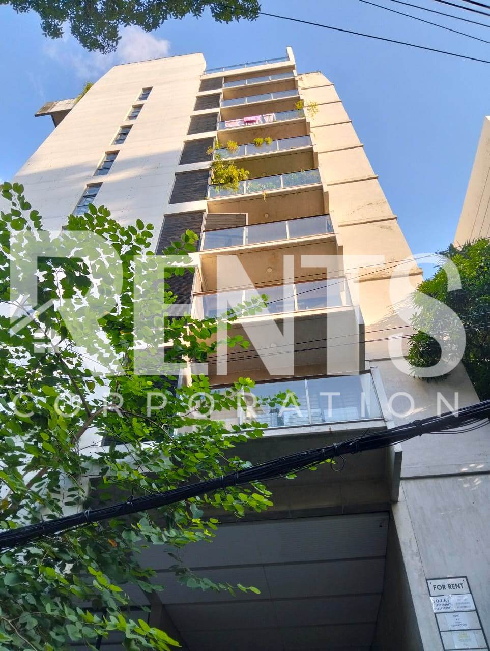 Villa on Hollywood Boulevard