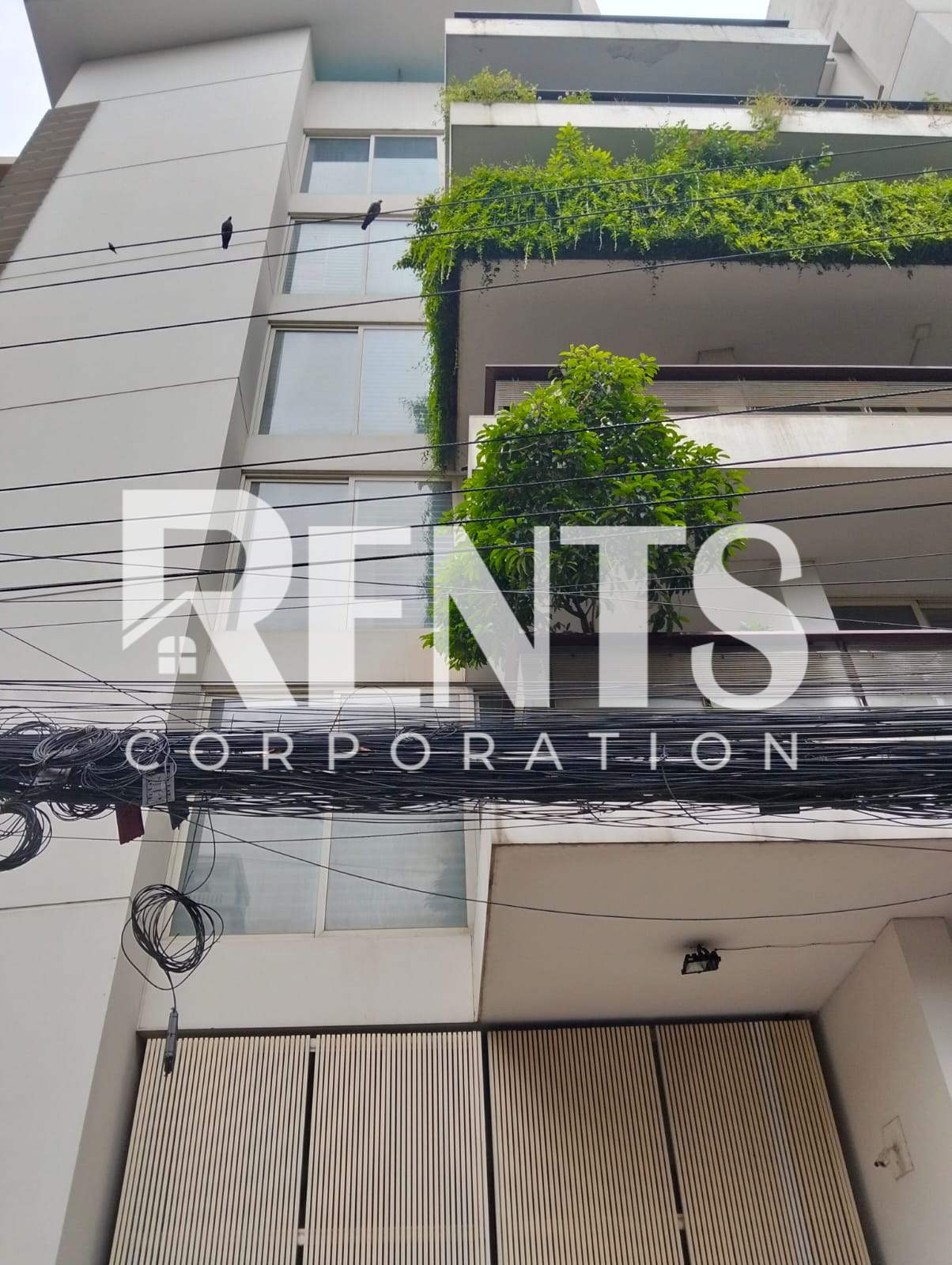 Villa on Hollywood Boulevard