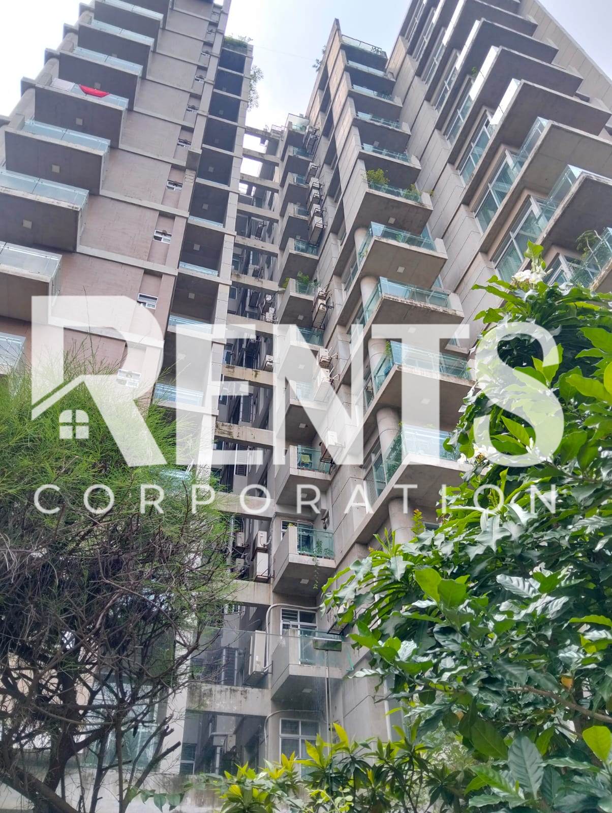 Villa on Hollywood Boulevard