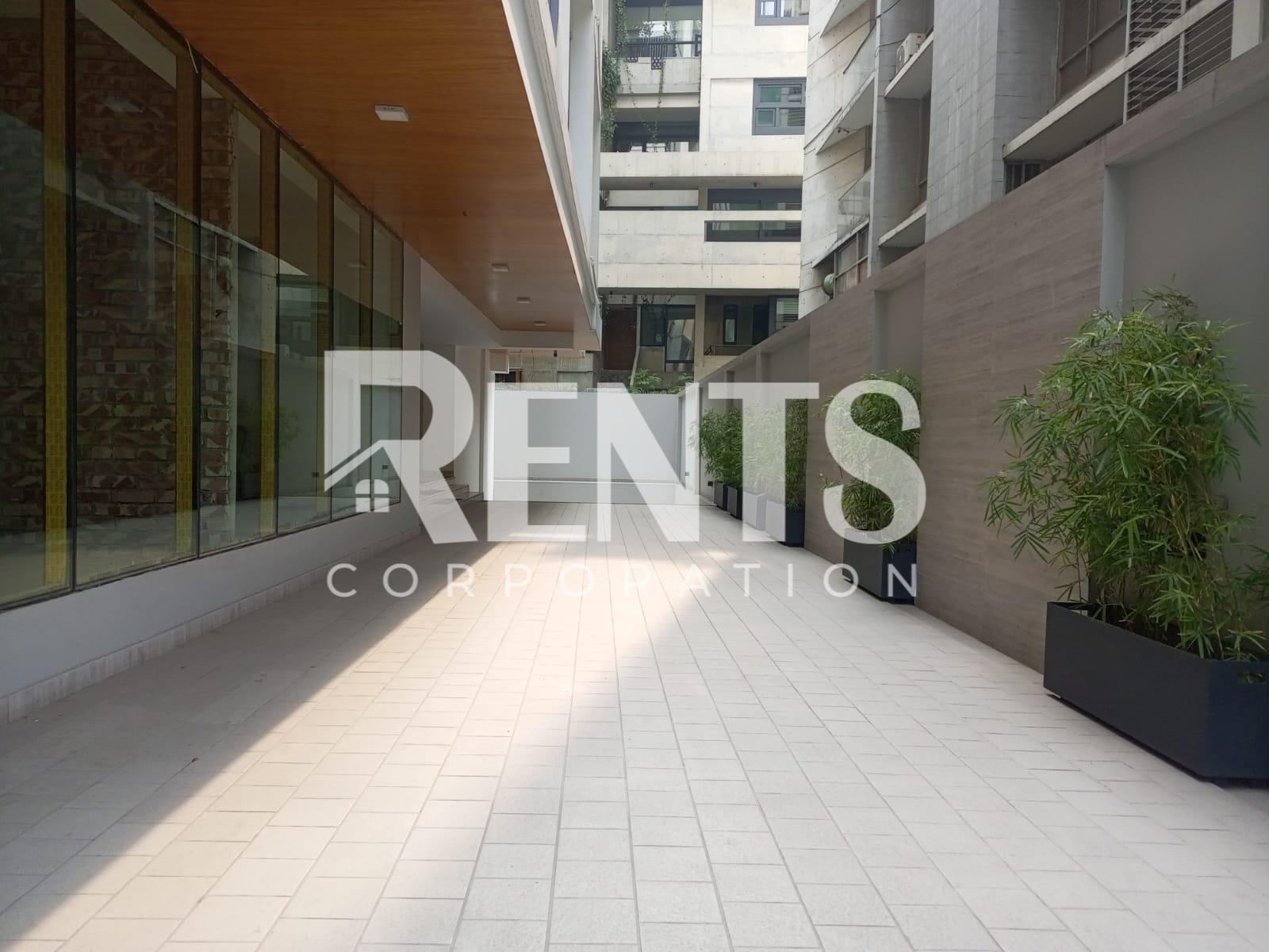 Villa on Hollywood Boulevard