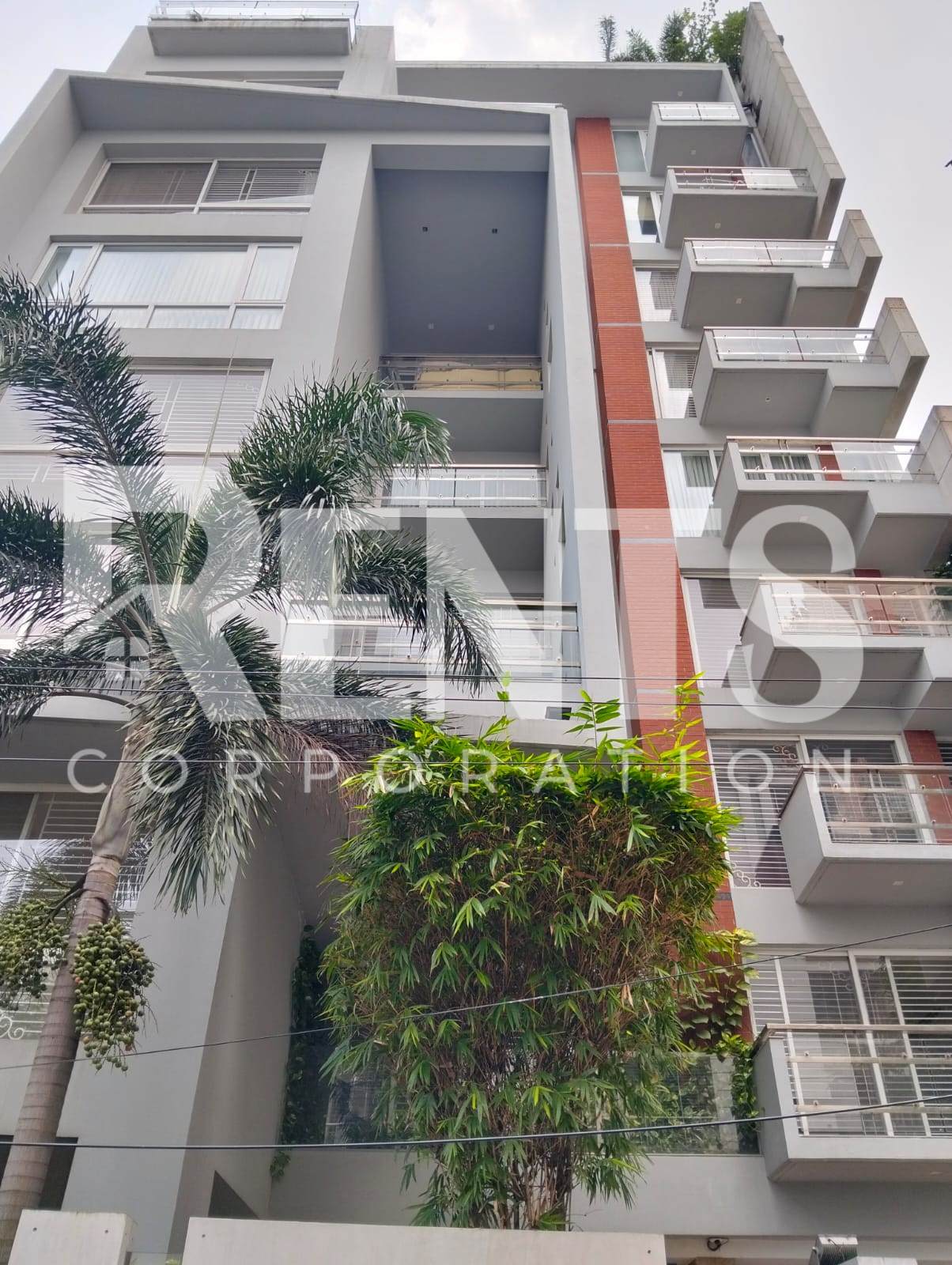 Villa on Hollywood Boulevard