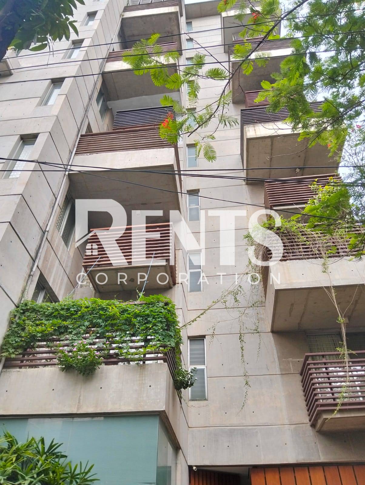 Villa on Hollywood Boulevard